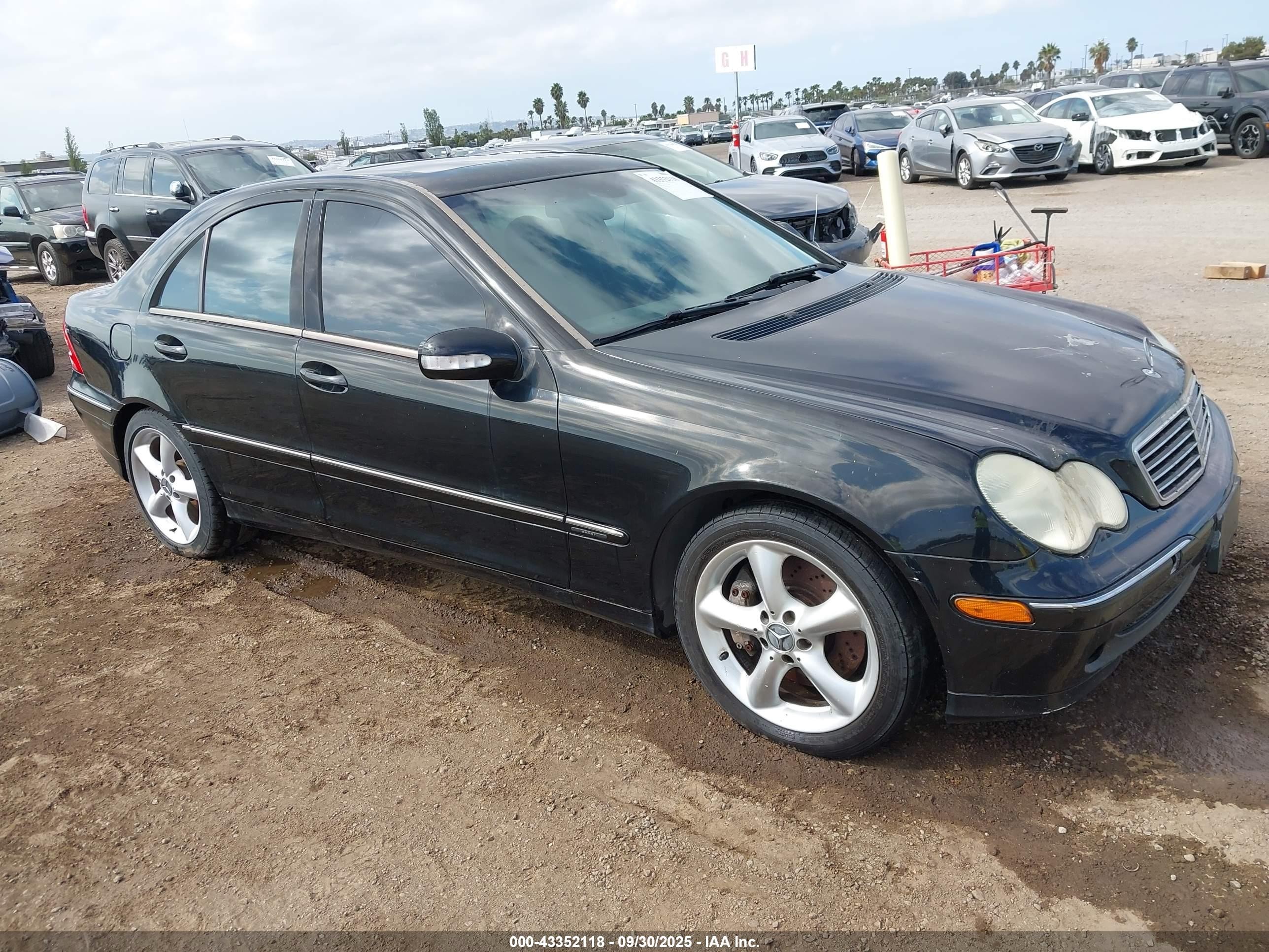 2004 Mercedes-benz C 230 Kompressor Sport/sport Черный vin: WDBRF40J84A643409