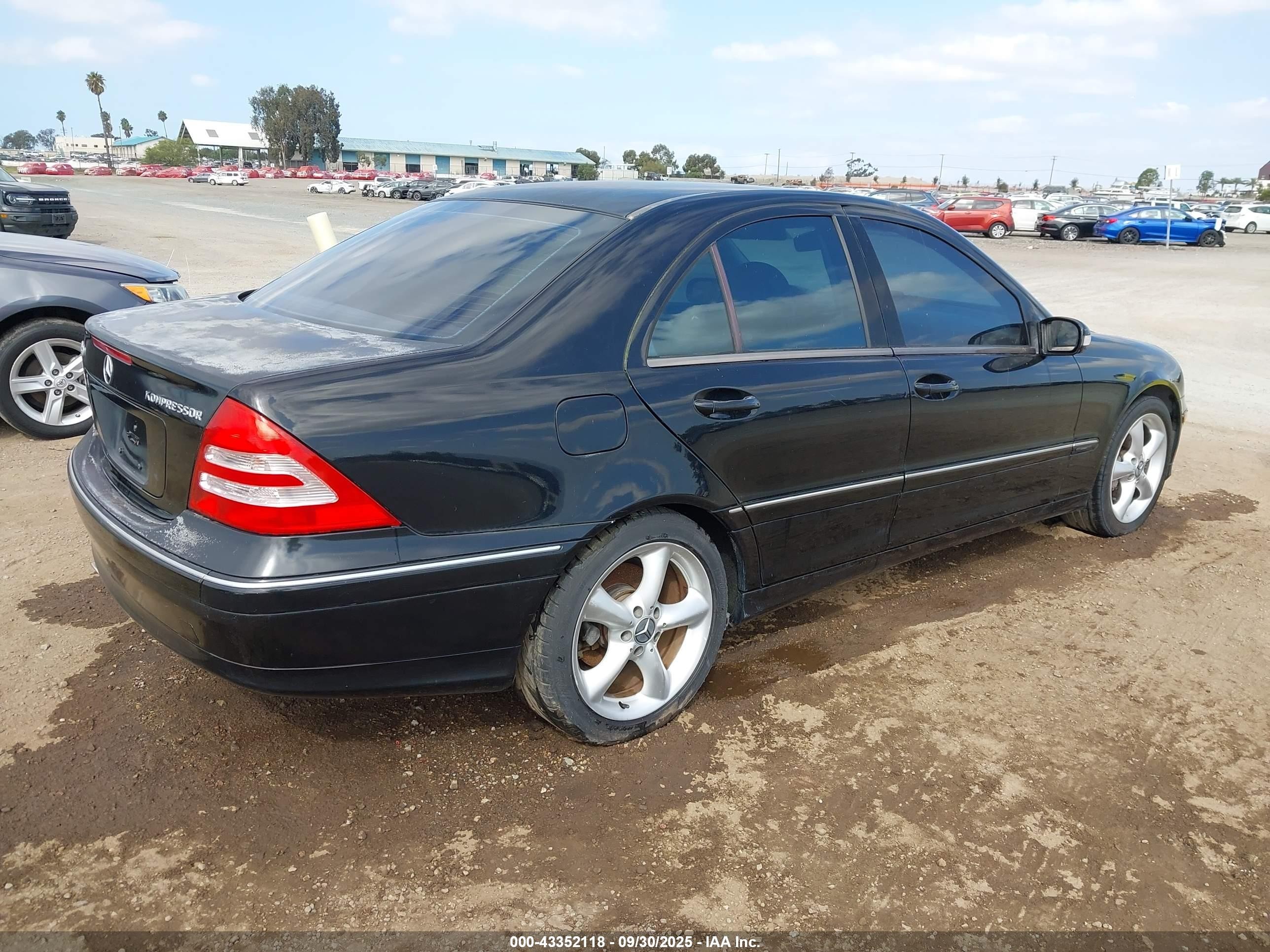 2004 Mercedes-benz C 230 Kompressor Sport/sport Черный vin: WDBRF40J84A643409