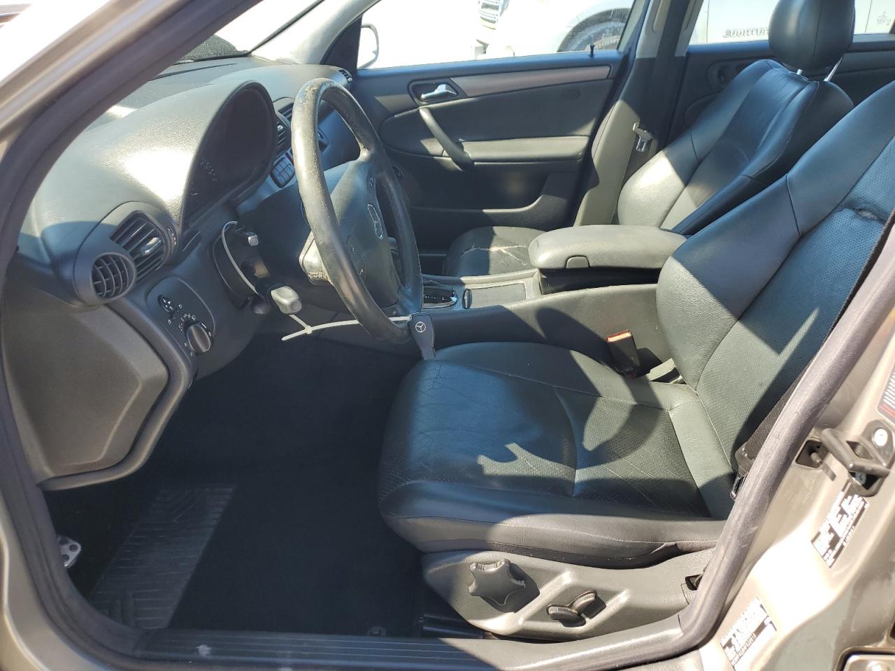 2004 Mercedes-benz C 230k Sport Sedan Cream vin: WDBRF40J84F532815