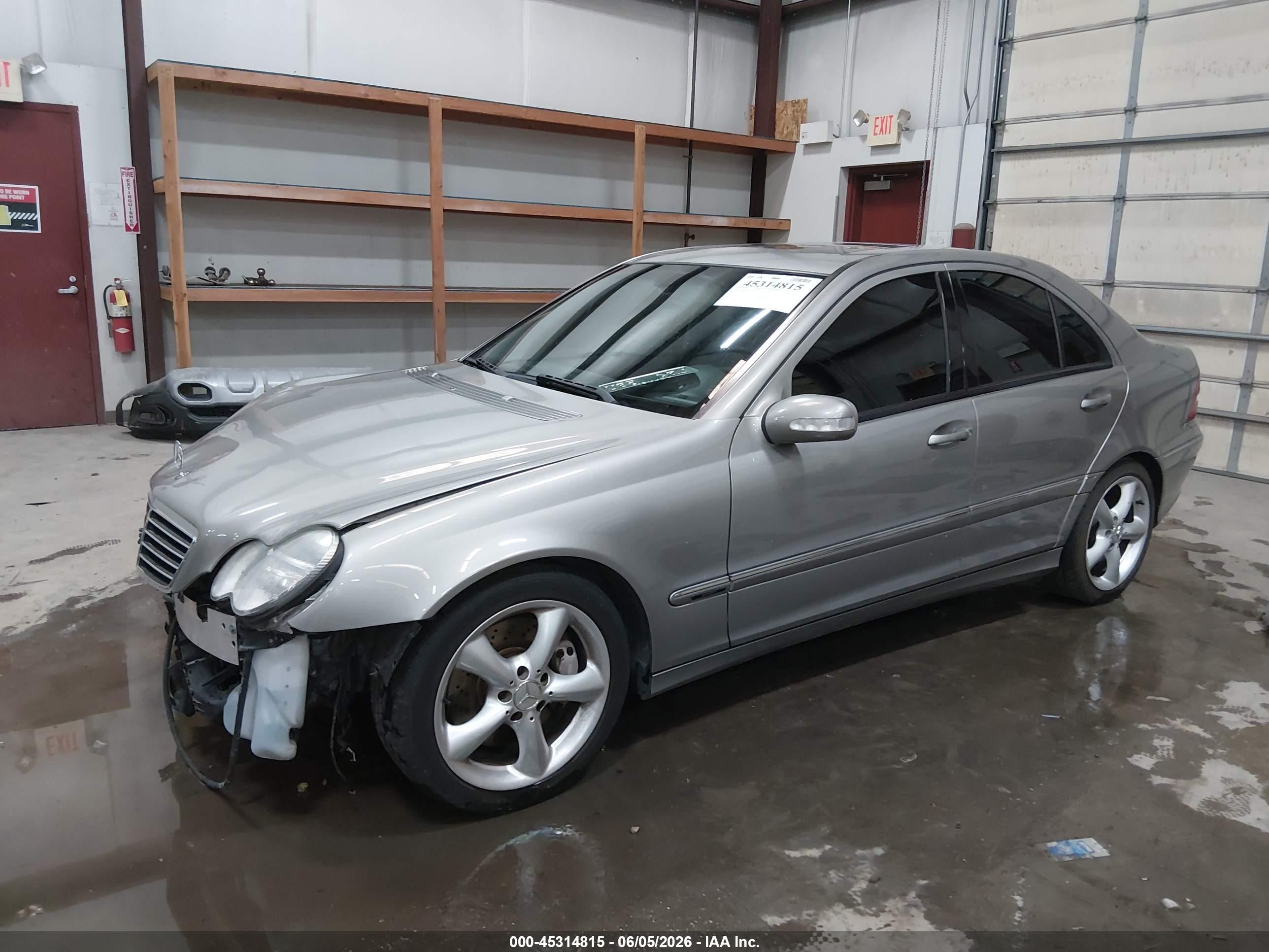 2004 Mercedes-benz C 230 Kompressor Sport/sport Серебряный vin: WDBRF40J84F547573