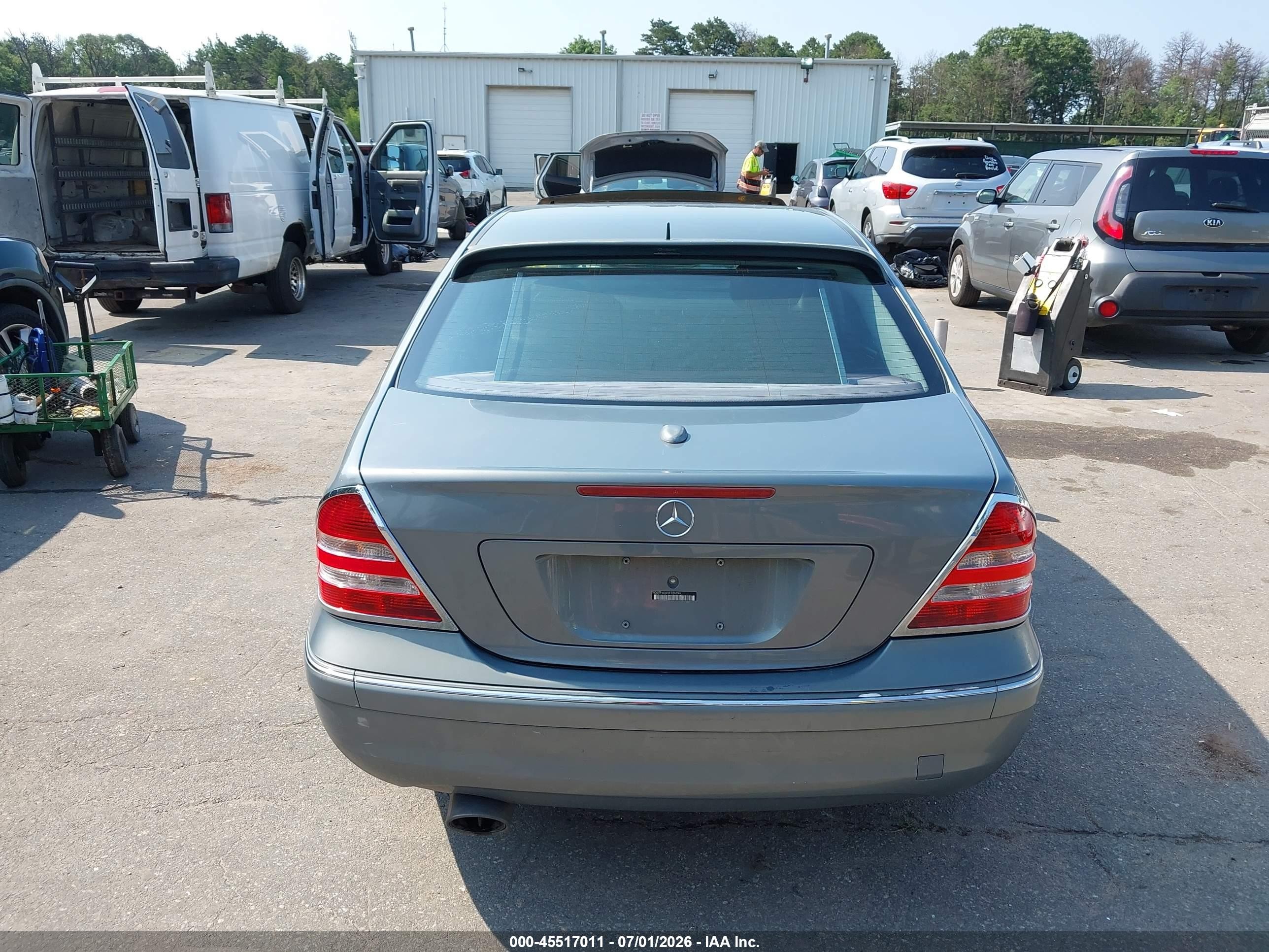2005 Mercedes-benz C 230 Kompressor Sport Blue vin: WDBRF40J85F596094