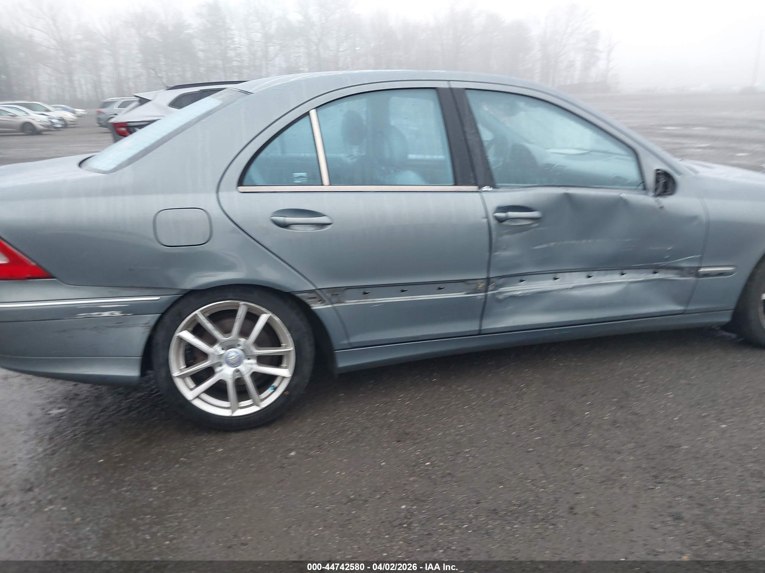 2004 Mercedes-benz C 230 Kompressor Sport/sport Light Blue vin: WDBRF40J94F502433