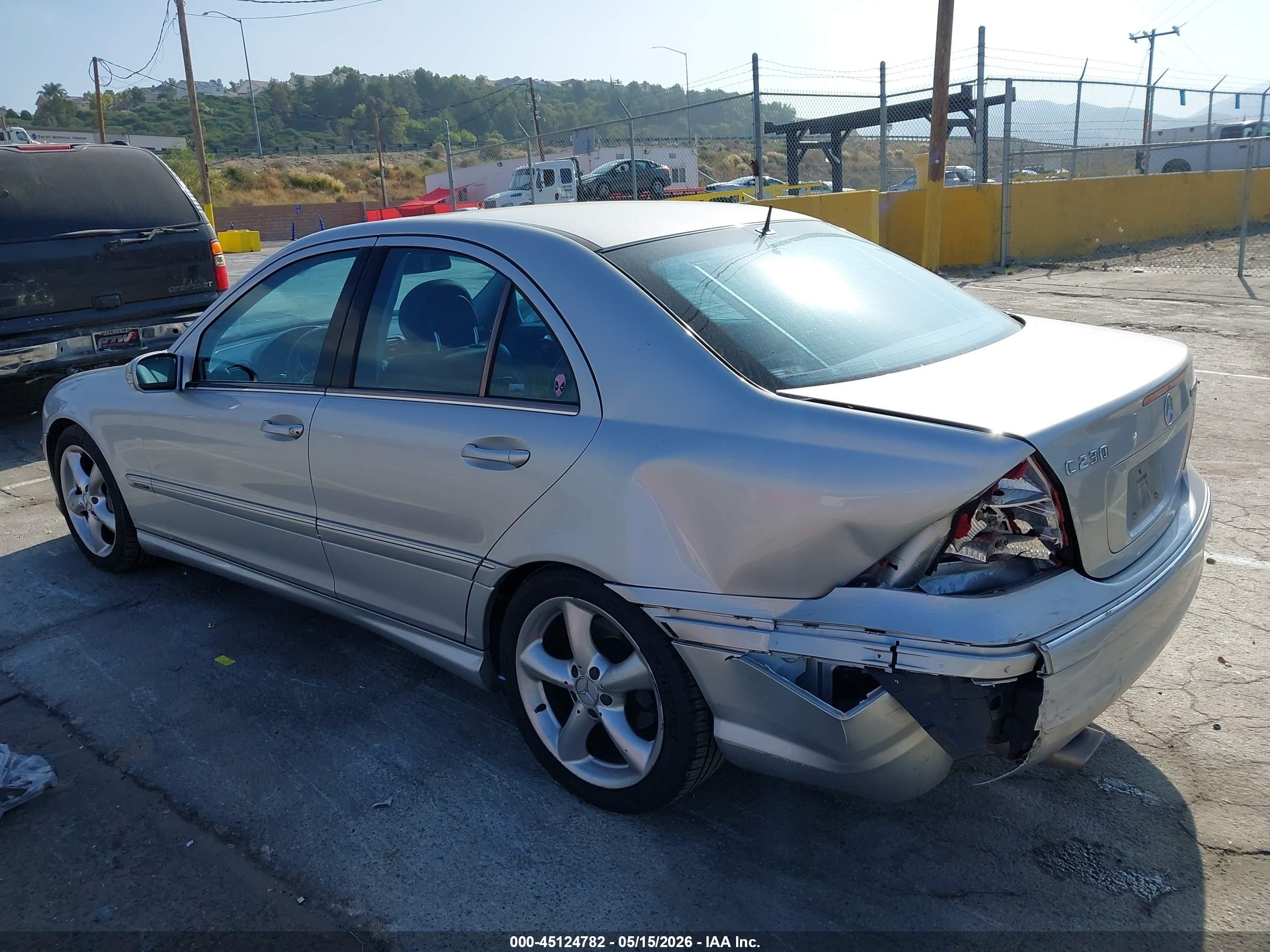 2005 Mercedes-benz C 230 Kompressor Sport White vin: WDBRF40J95F651751
