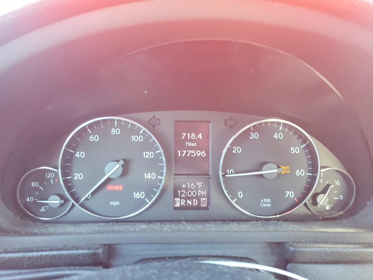 2006 Mercedes-benz C 230 Red vin: WDBRF52H06A882391