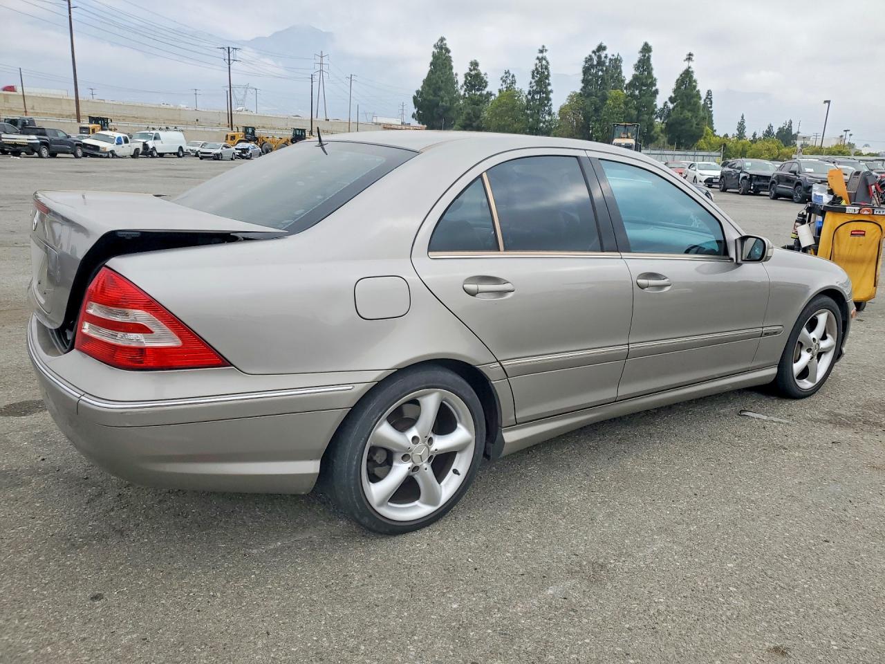 2006 Mercedes-benz C-class C230 Silver vin: WDBRF52H06F755885