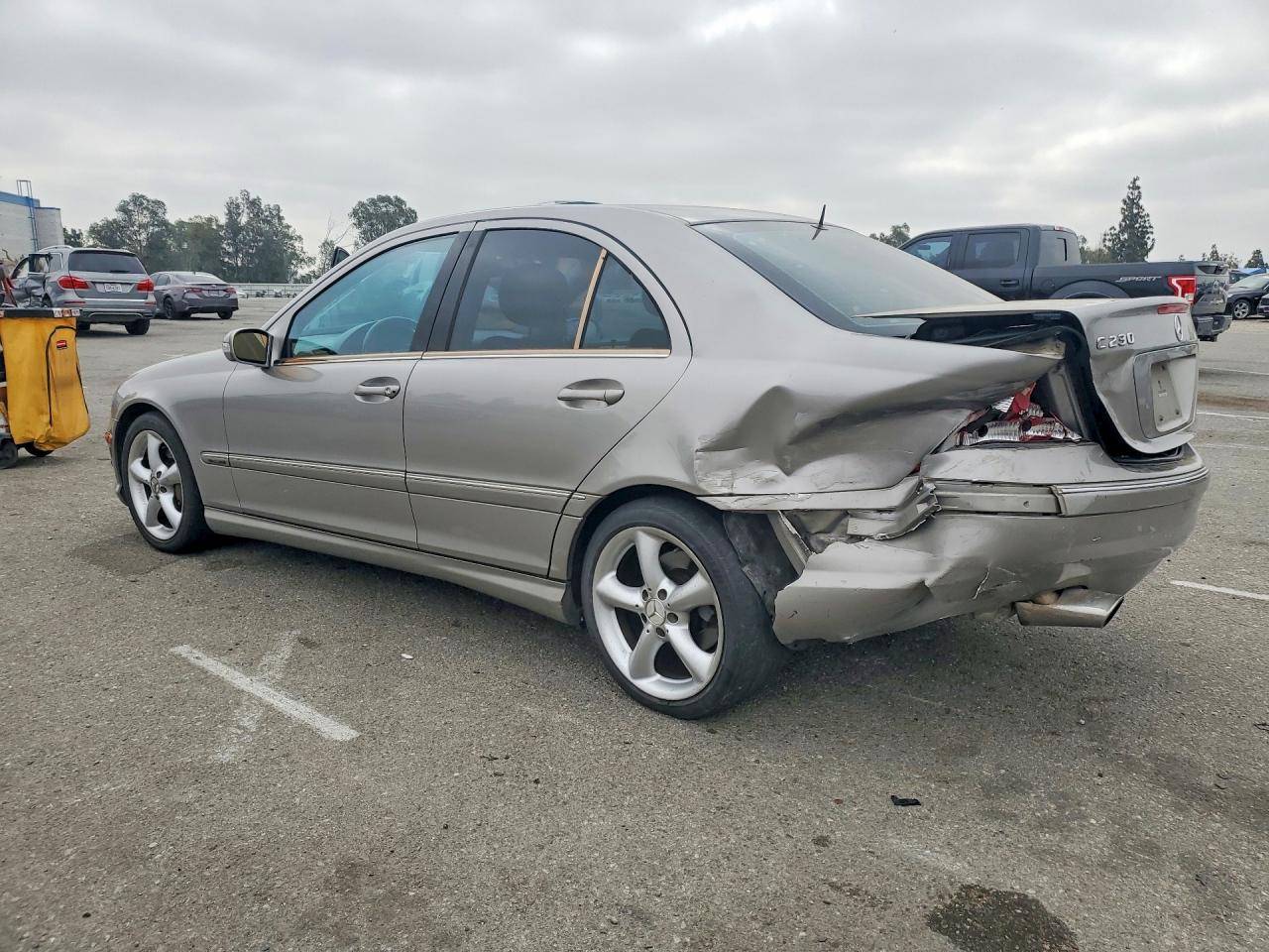 2006 Mercedes-benz C-class C230 Silver vin: WDBRF52H06F755885