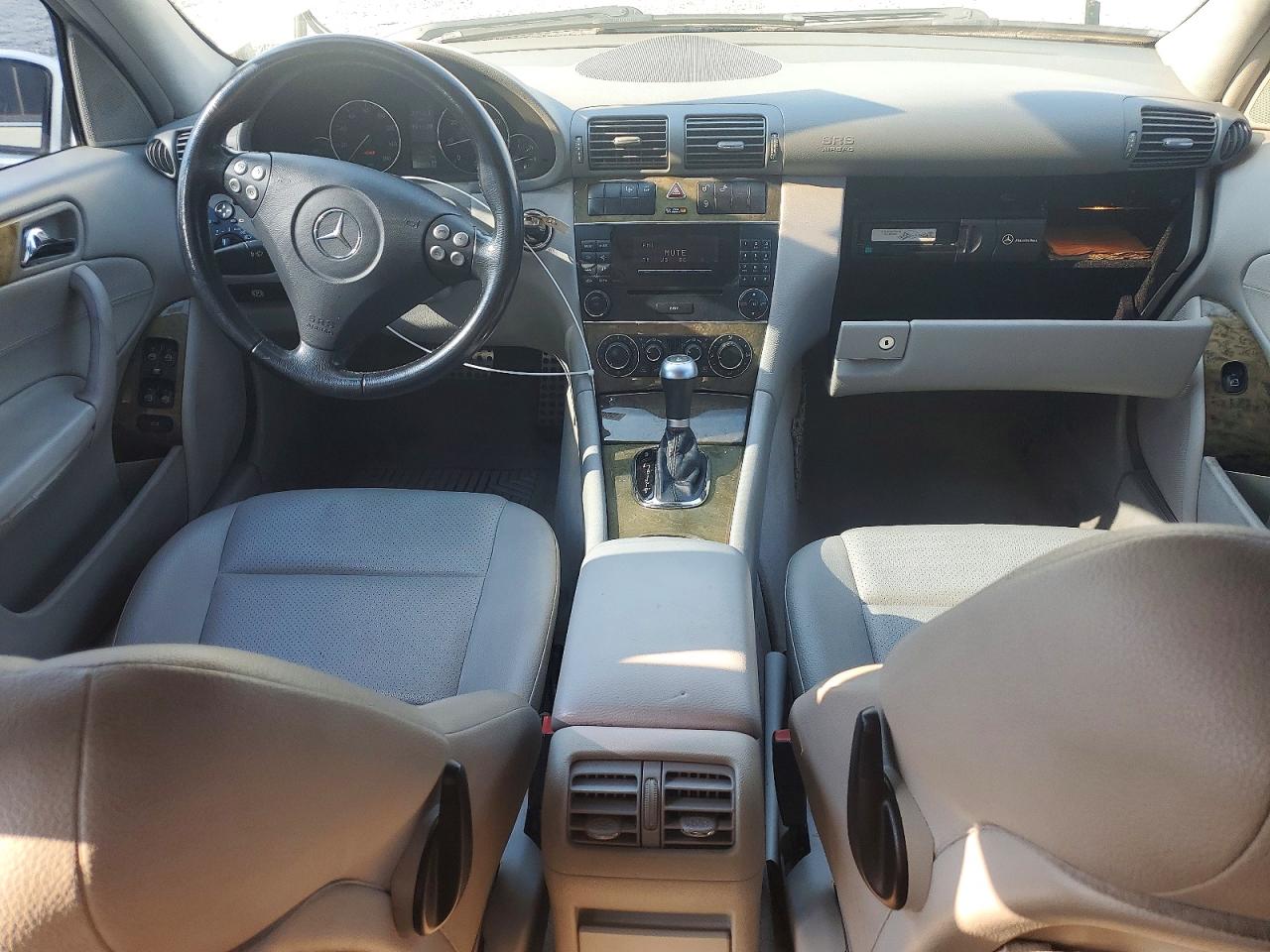2007 Mercedes-benz C 230 White vin: WDBRF52H07F863571