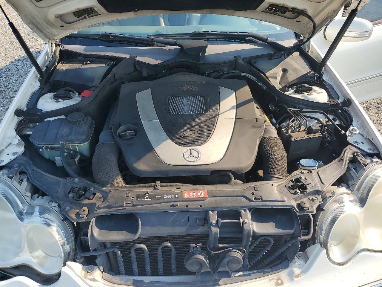 2007 Mercedes-benz C 230 White vin: WDBRF52H07F863571