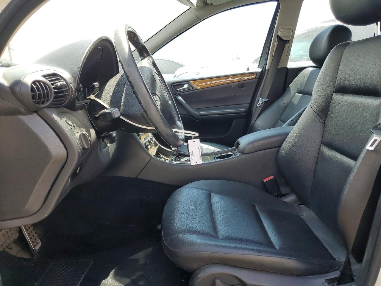 2007 Mercedes-benz C 230 White vin: WDBRF52H07F917130