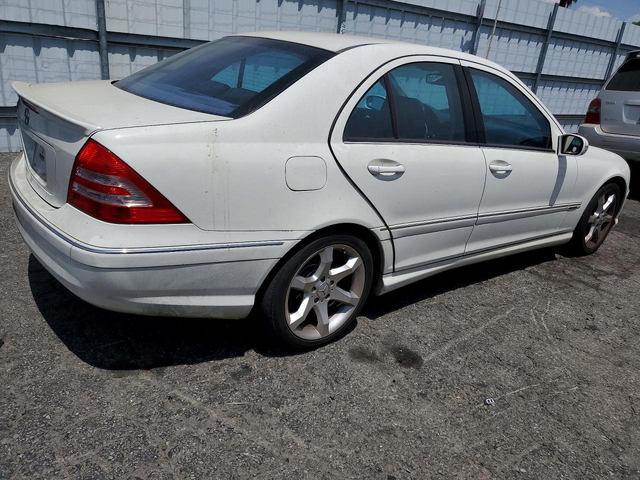 2007 Mercedes-benz C 230 White vin: WDBRF52H07F917130
