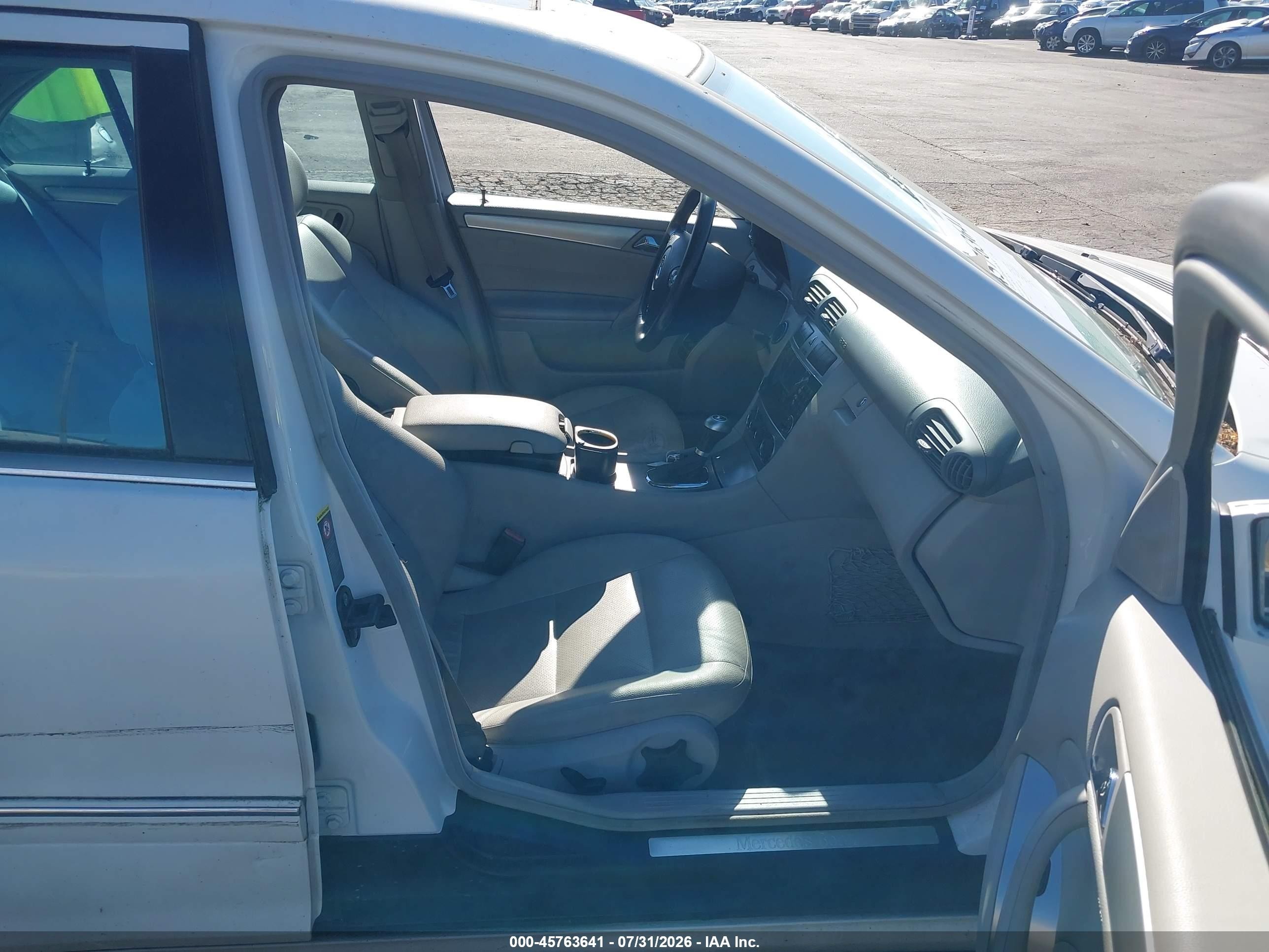 2006 Mercedes-benz C 230 Sport White vin: WDBRF52H16F800736