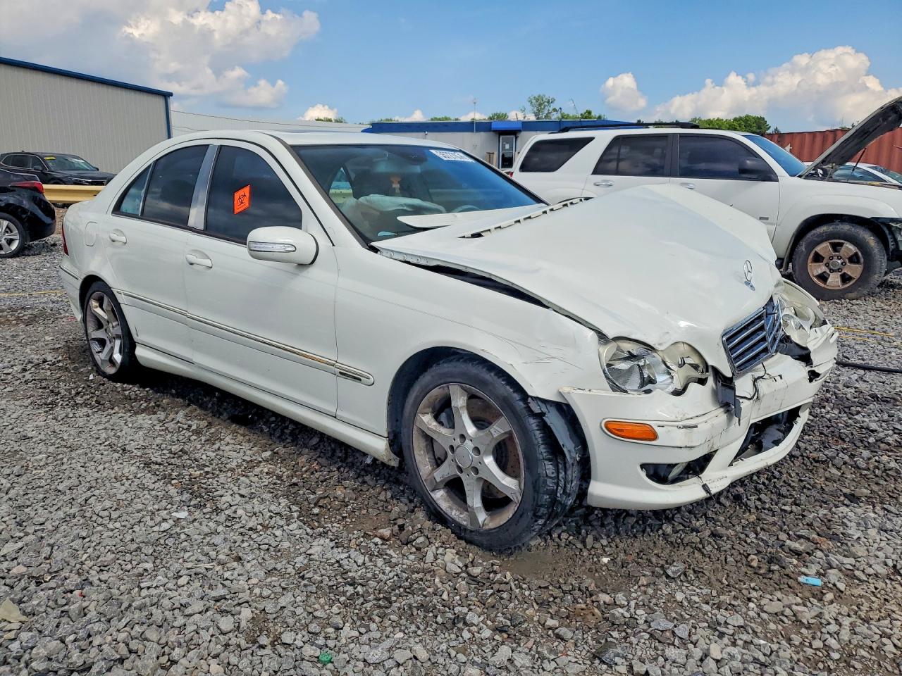 2007 Mercedes-benz C 230 White vin: WDBRF52H17A935262