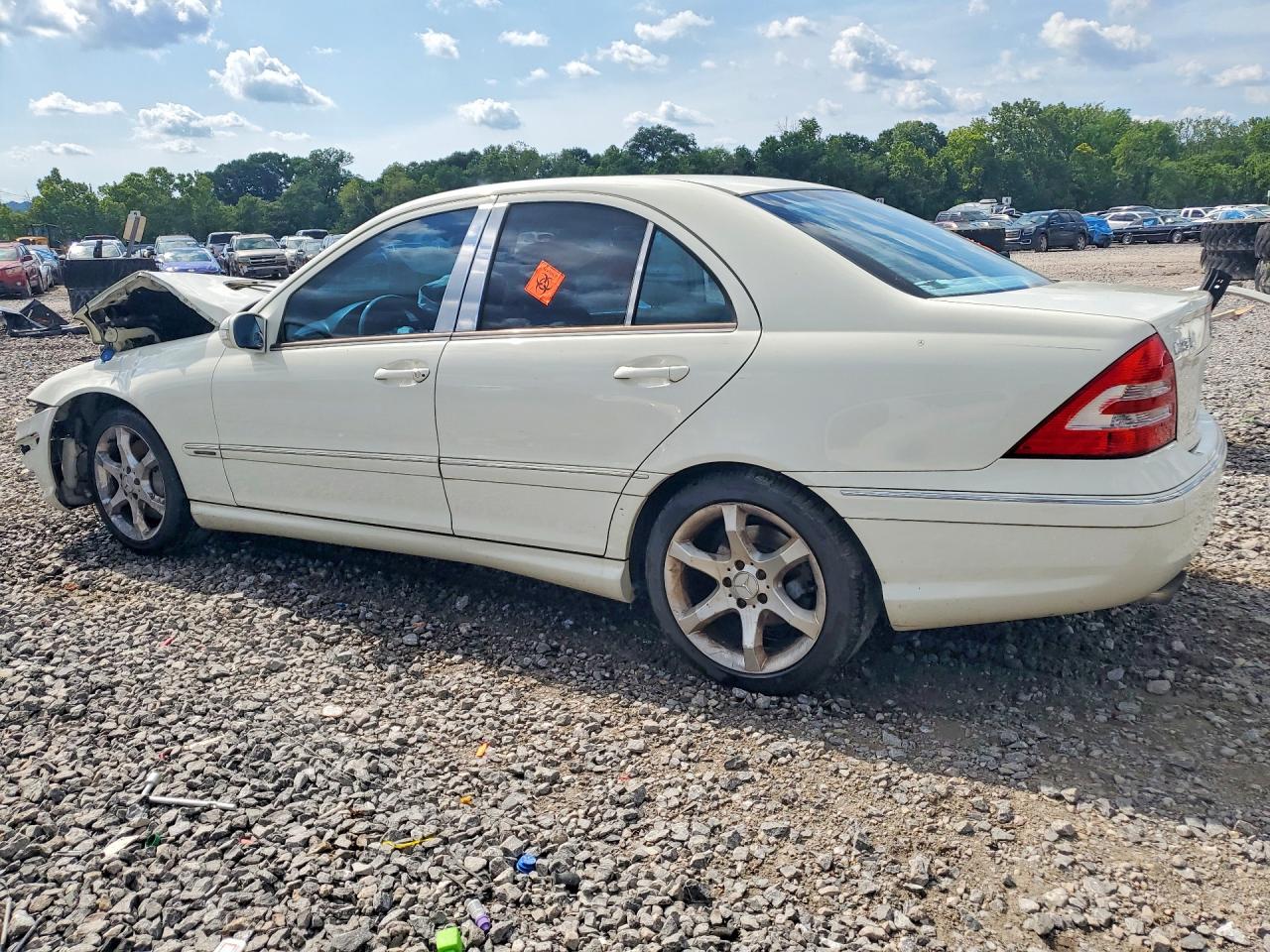 2007 Mercedes-benz C 230 White vin: WDBRF52H17A935262