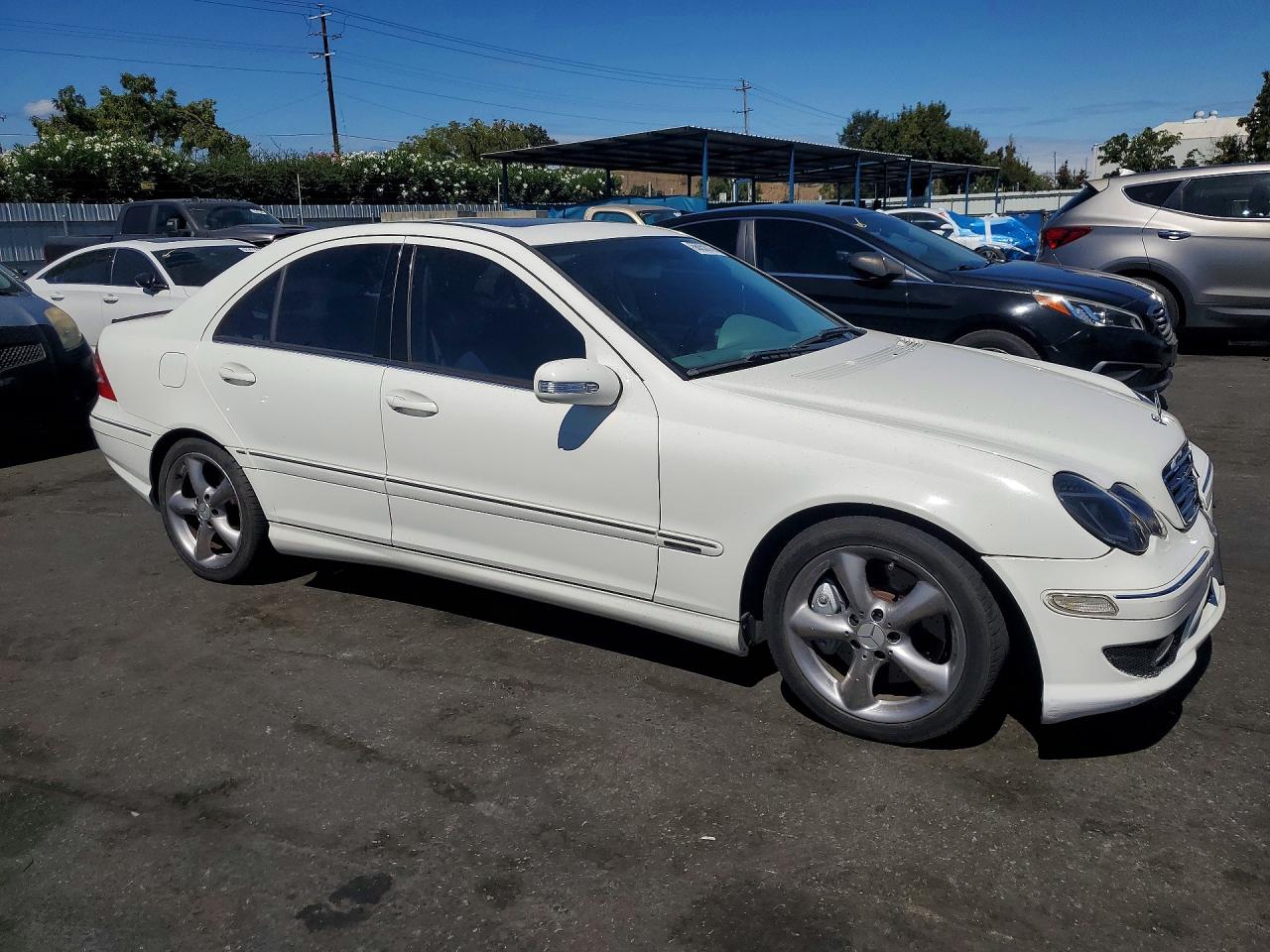 2006 Mercedes-benz C 230 Белый vin: WDBRF52H26A900017