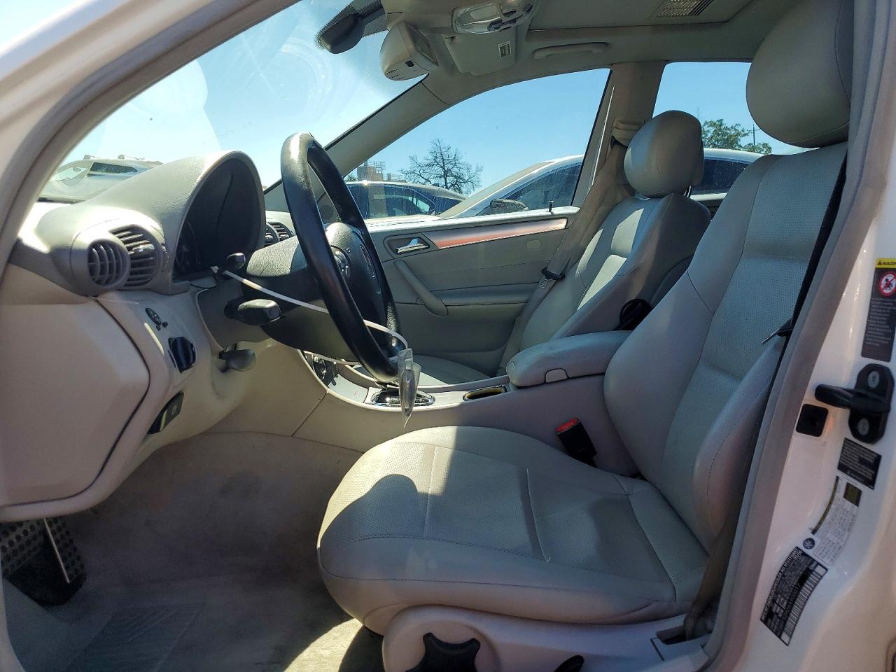 2006 Mercedes-benz C 230 Белый vin: WDBRF52H26A900017