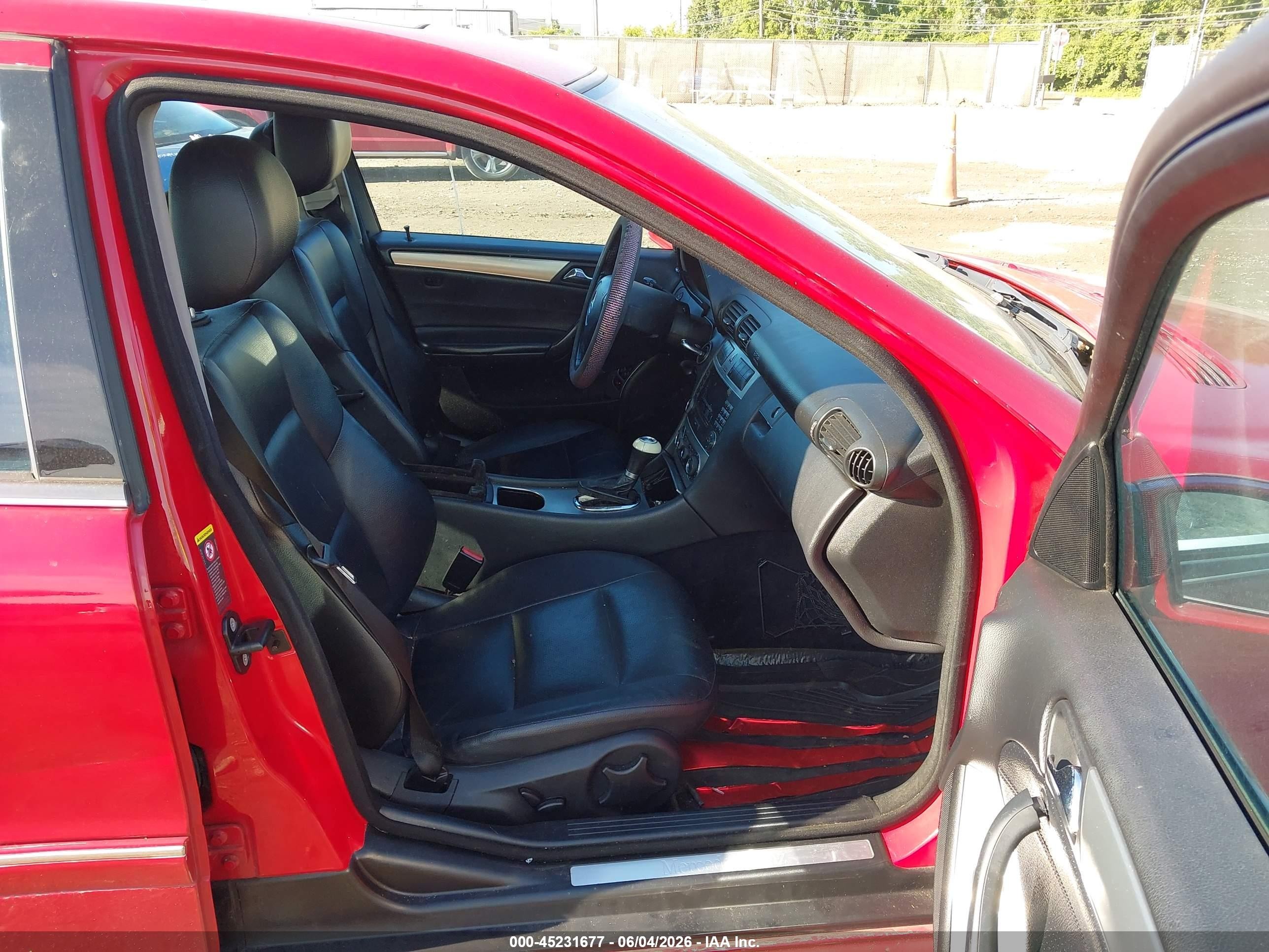2006 Mercedes-benz C-class Sport Red vin: WDBRF52H26A904245