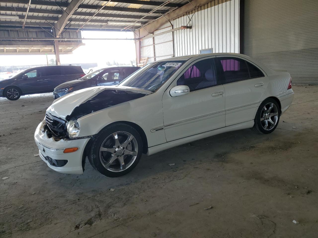 2007 Mercedes-benz C 230 White vin: WDBRF52H27A950367