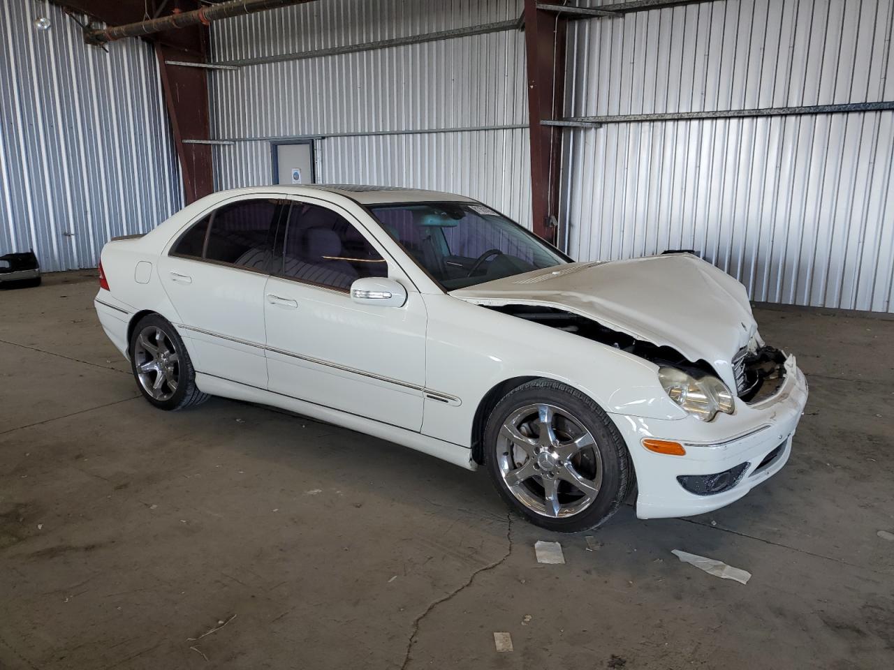 2007 Mercedes-benz C 230 White vin: WDBRF52H27A950367