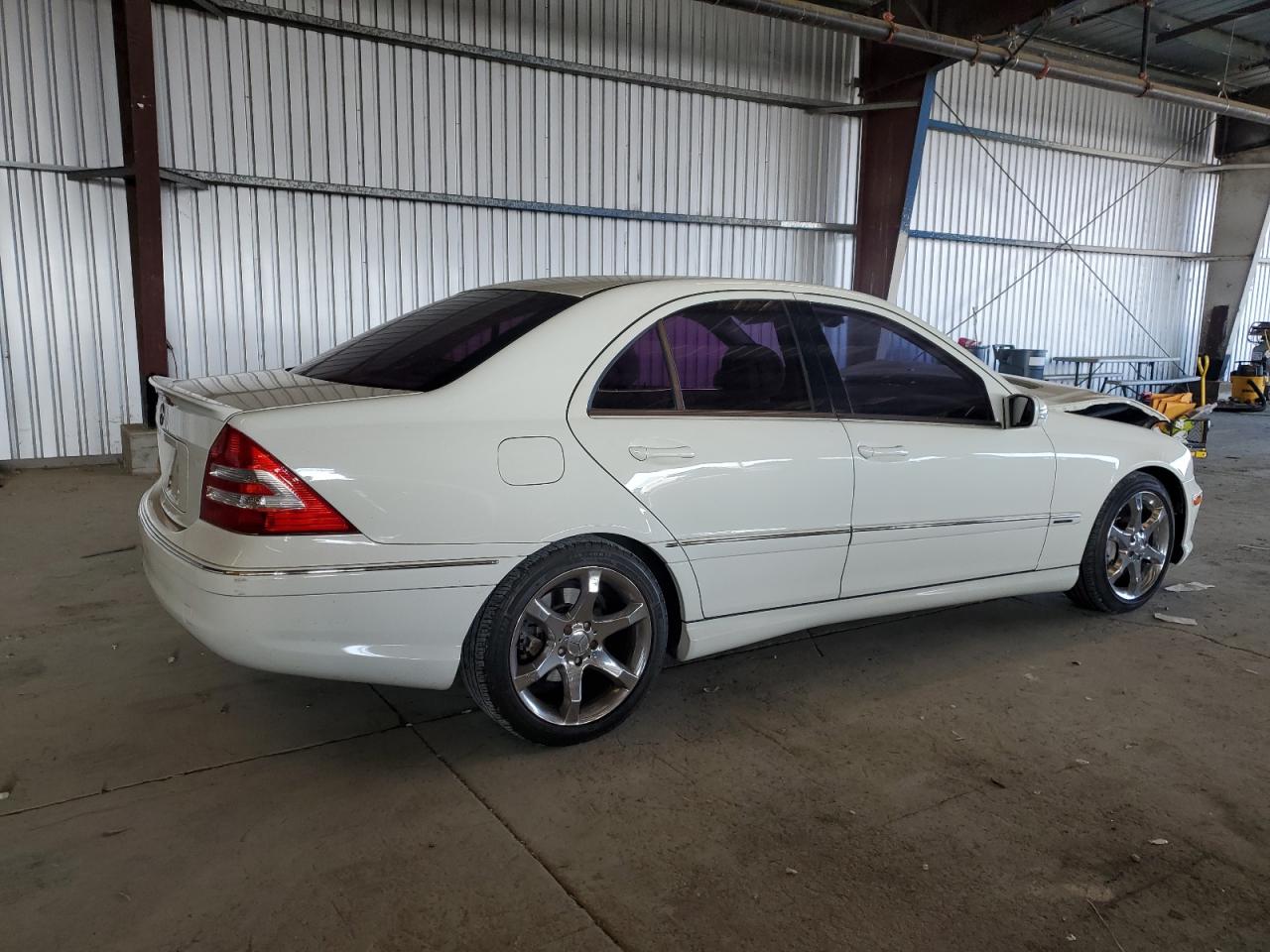 2007 Mercedes-benz C 230 White vin: WDBRF52H27A950367