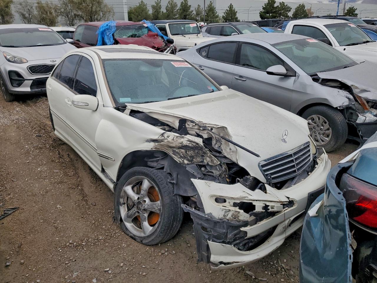 2006 Mercedes-benz C 230 White vin: WDBRF52H36F787455