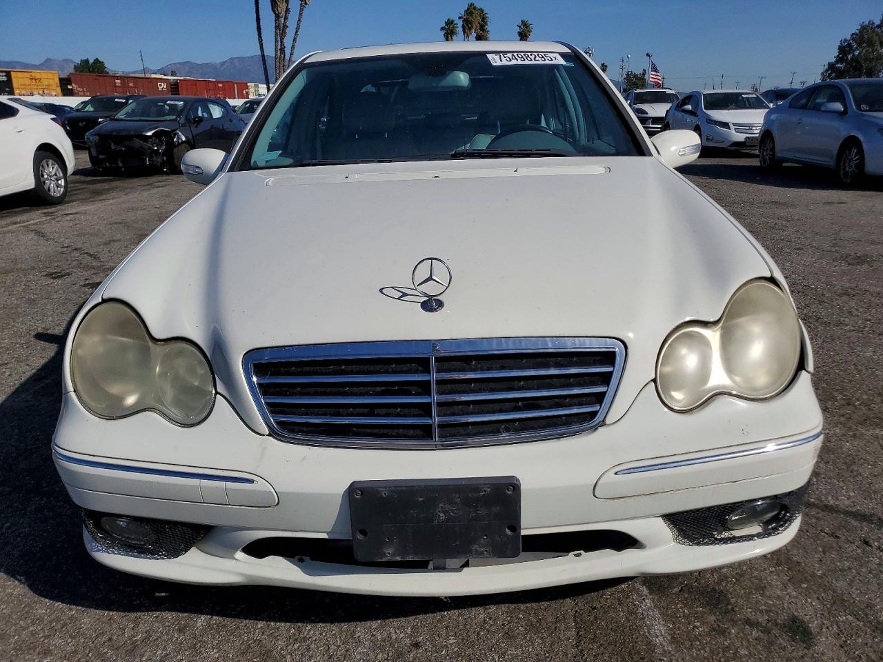 2007 Mercedes-benz C 230 White vin: WDBRF52H37F909152