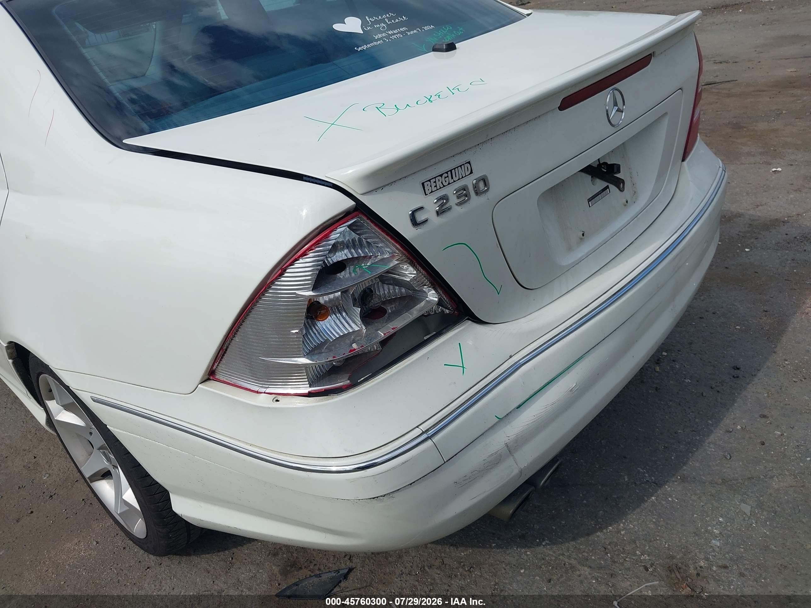 2007 Mercedes-benz C 230 Sport White vin: WDBRF52H37F918496