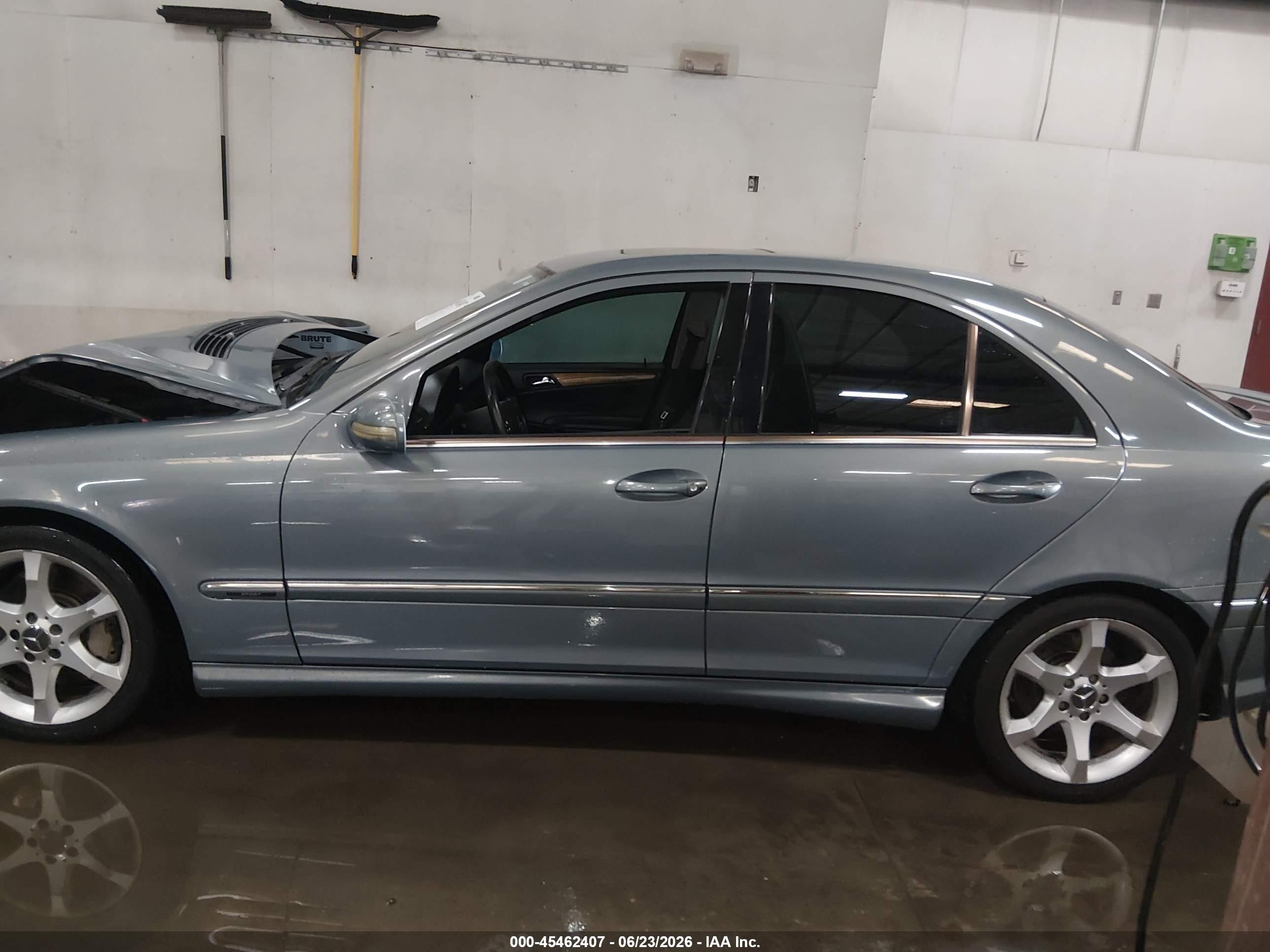 2007 Mercedes-benz C 230 Sport Light Blue vin: WDBRF52H47F910018