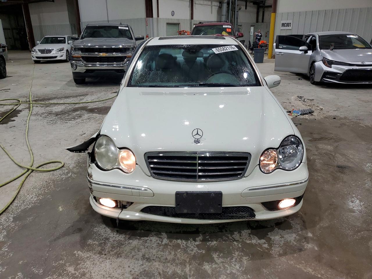 2007 Mercedes-benz C 230 White vin: WDBRF52H47F927935