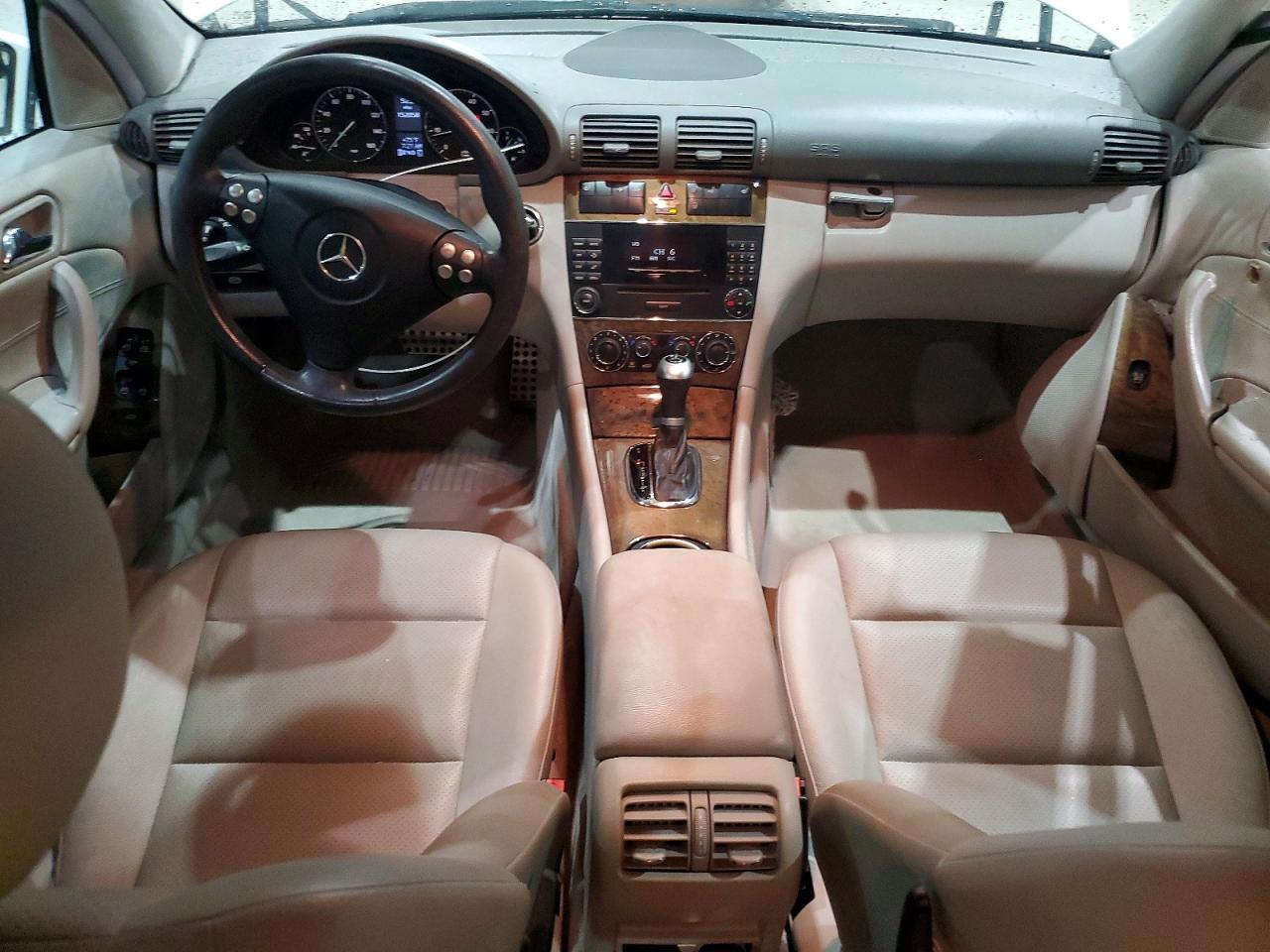 2007 Mercedes-benz C 230 White vin: WDBRF52H47F927935