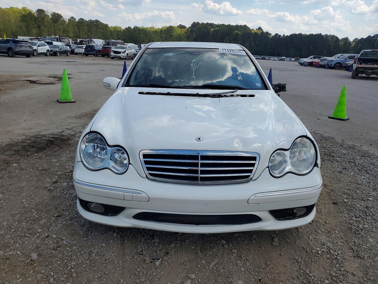 2006 Mercedes Benz C 230 White vin: WDBRF52H56F745496