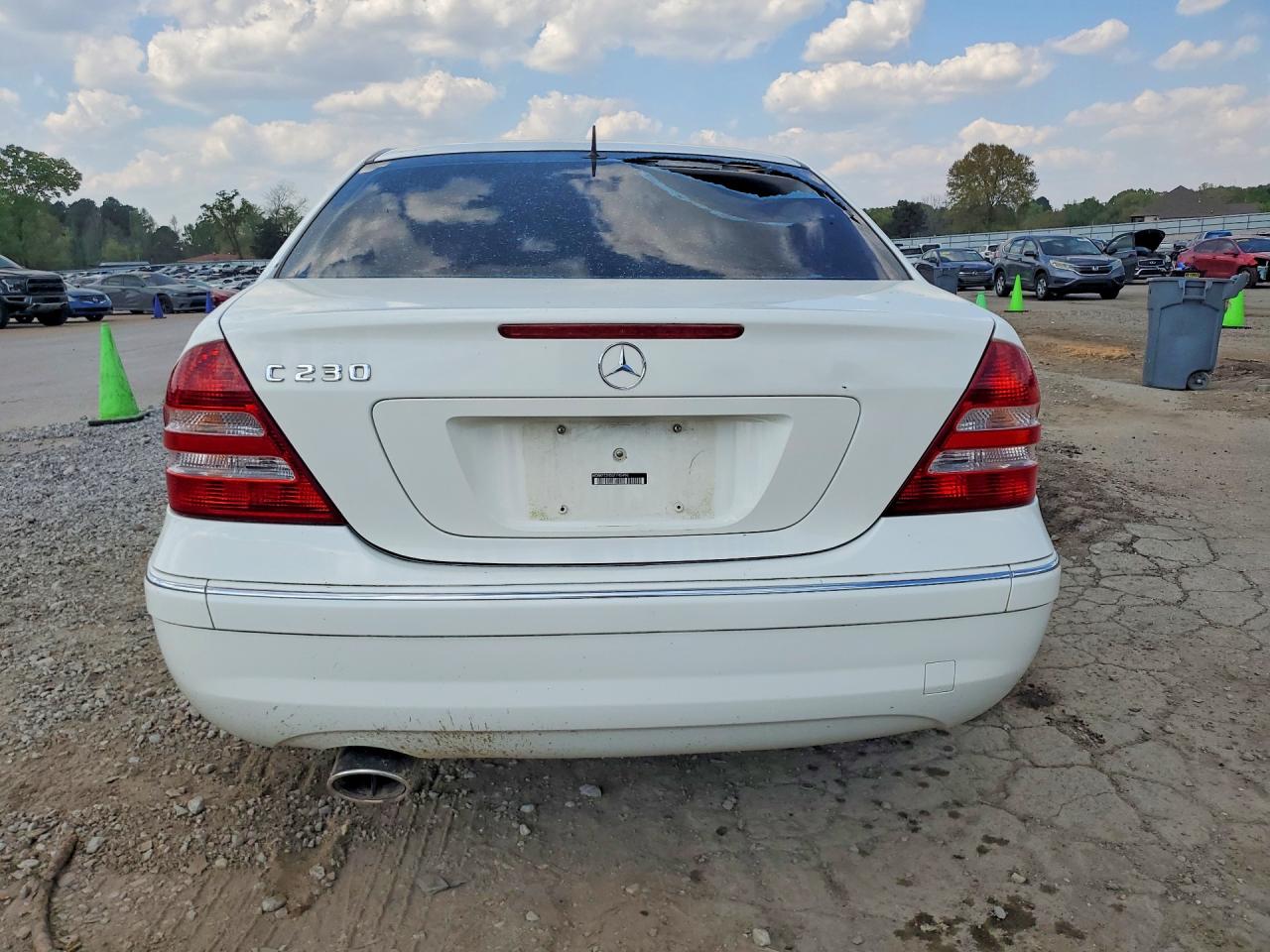 2006 Mercedes Benz C 230 White vin: WDBRF52H56F745496