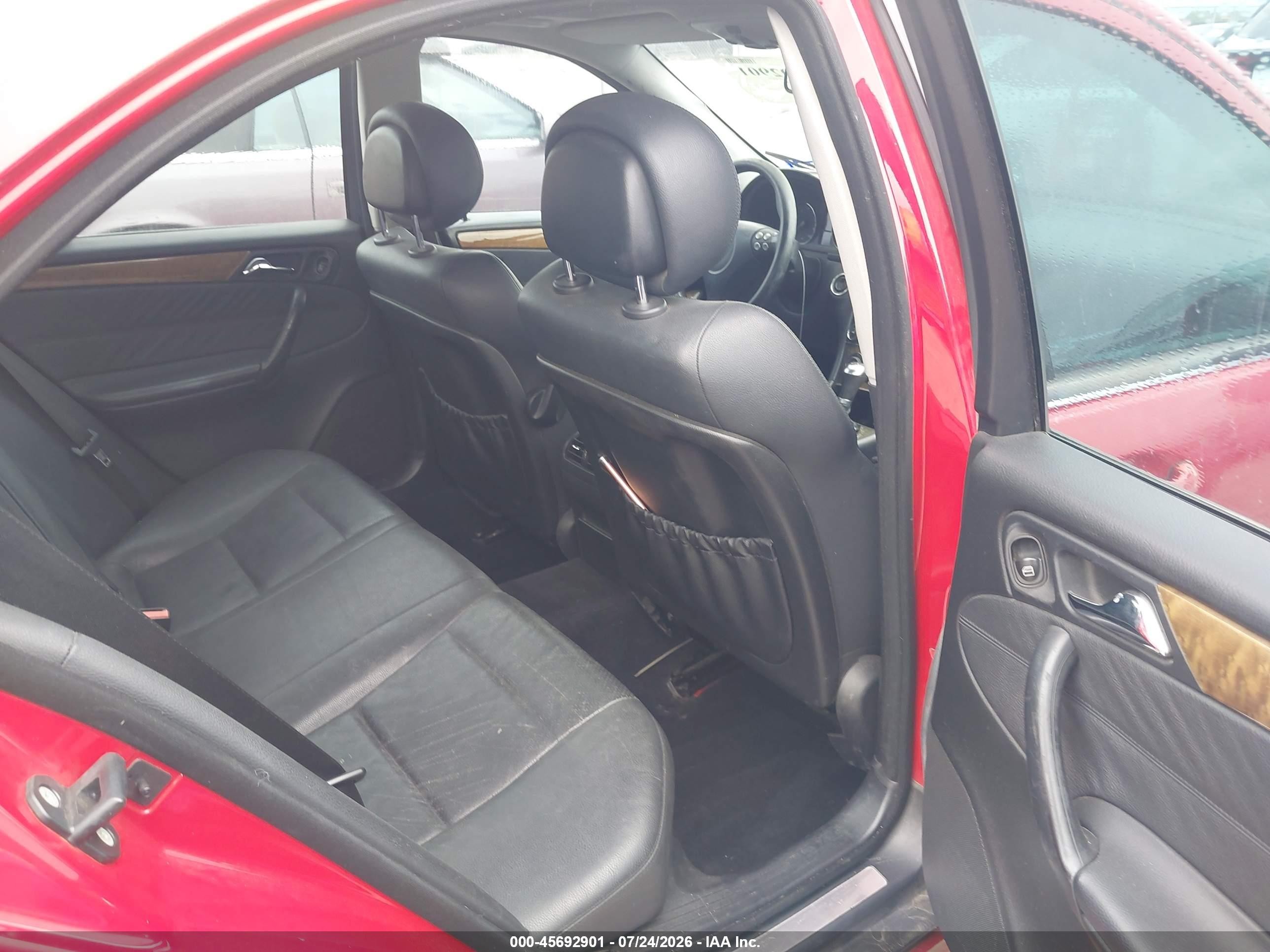 2007 Mercedes-benz C 230 Sport Red vin: WDBRF52H57F850329