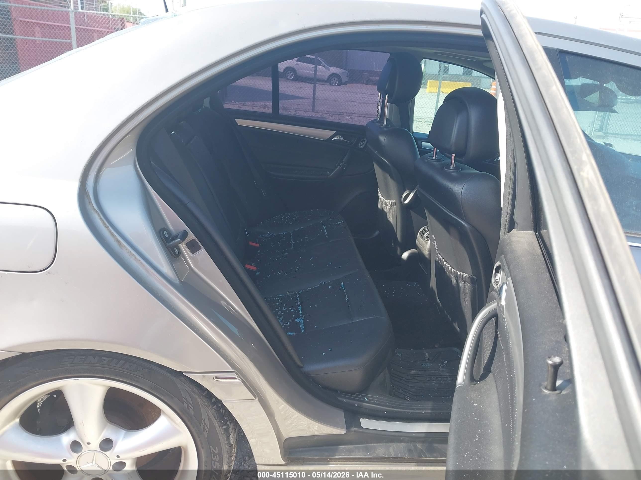 2006 Mercedes-benz C-class Sport Silver vin: WDBRF52H66F793881