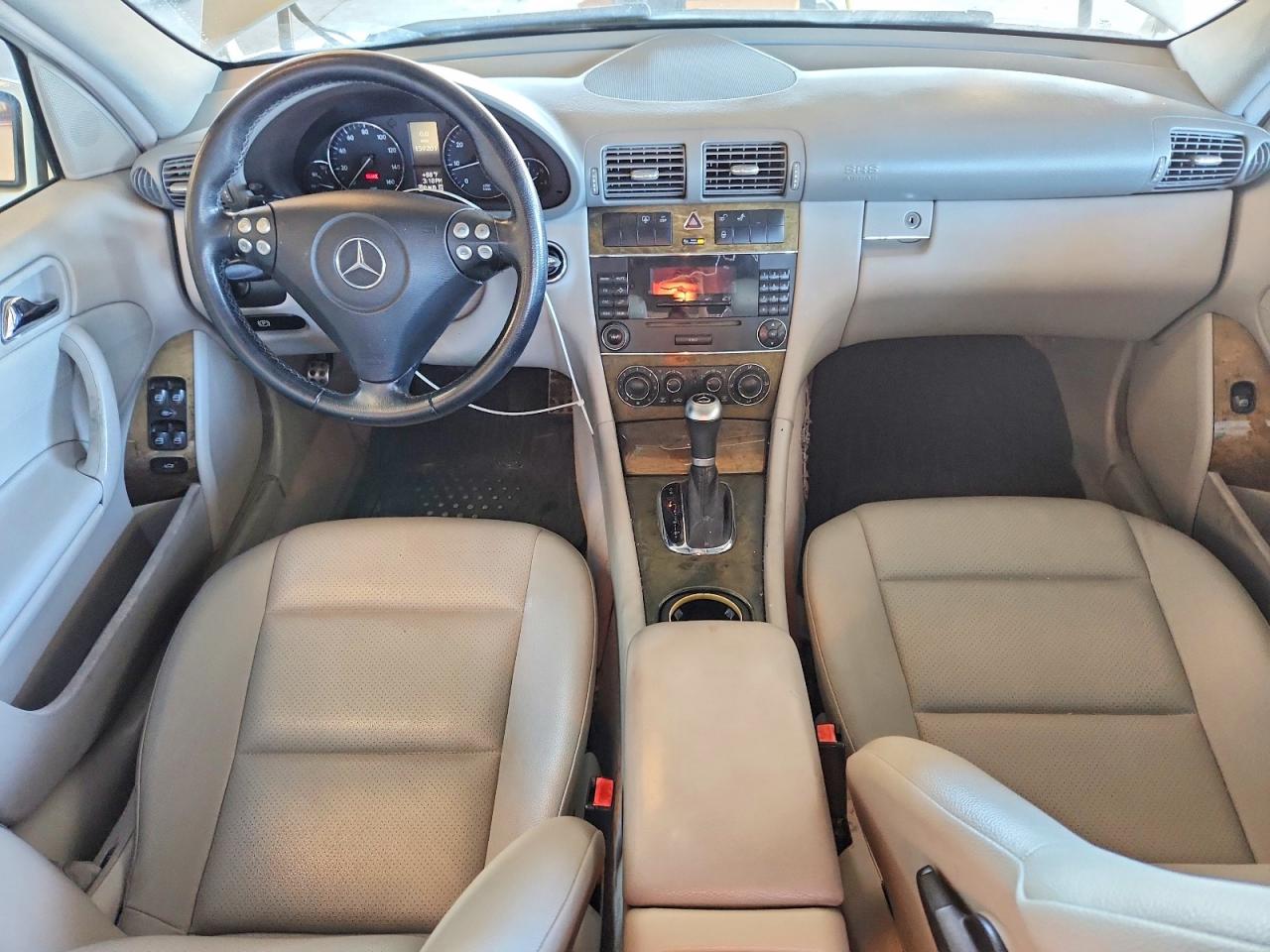 2007 Mercedes-benz C 230 White vin: WDBRF52H67F905208