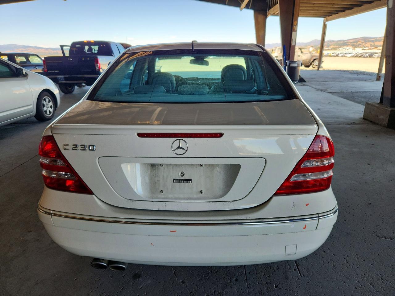 2007 Mercedes-benz C 230 White vin: WDBRF52H67F905208