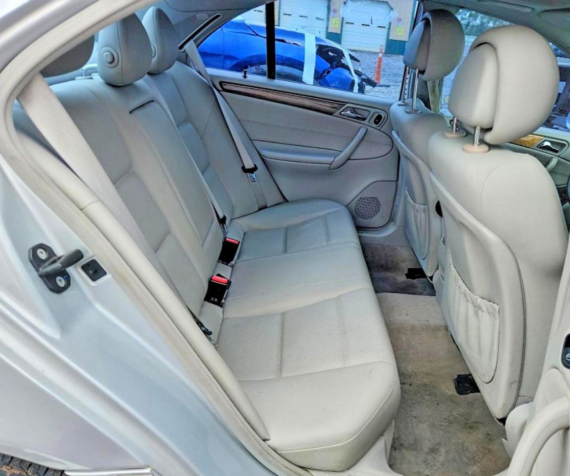 2007 Mercedes-benz C 230 Silver vin: WDBRF52H77E023146