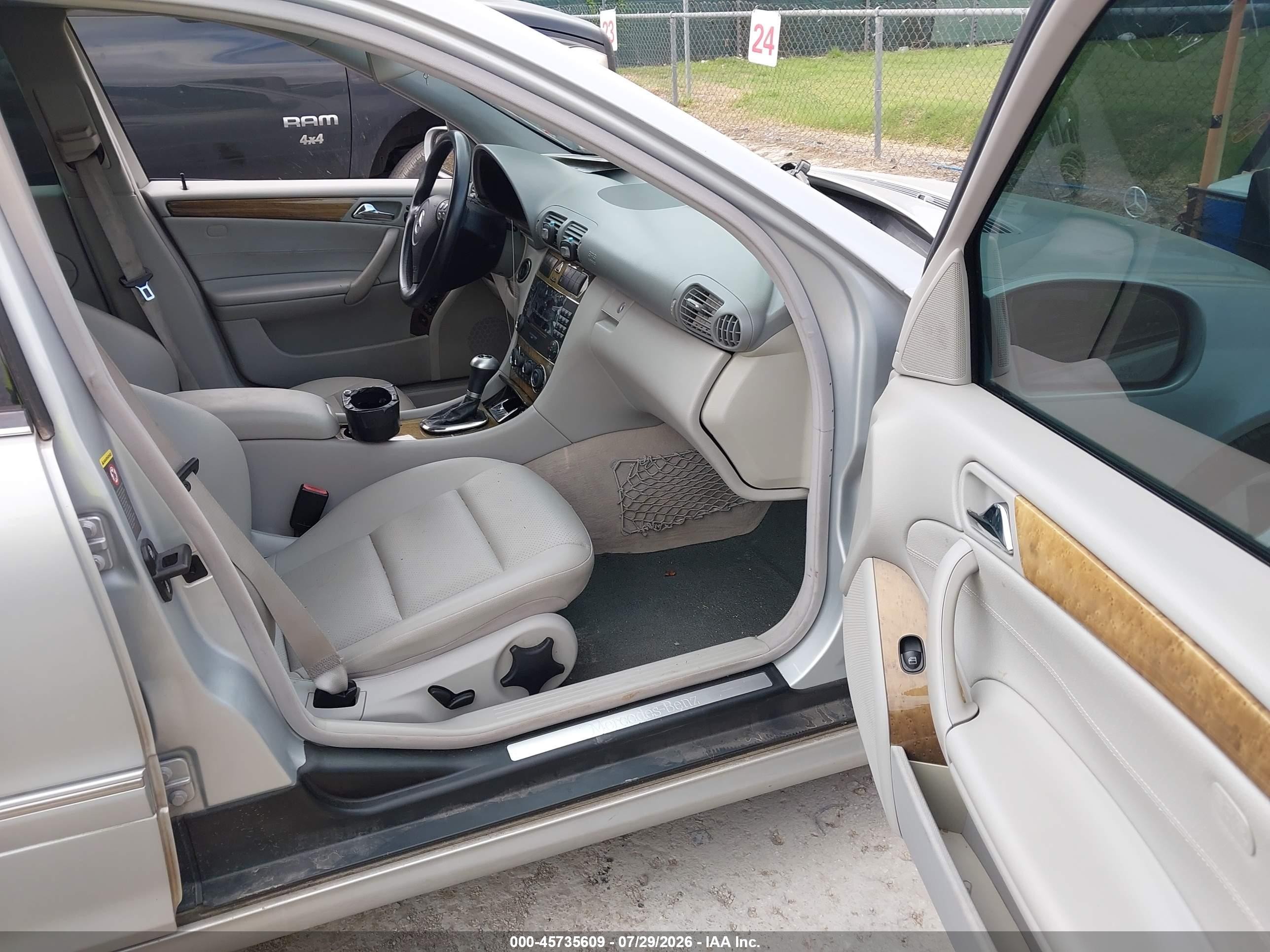 2007 Mercedes-benz C 230 Sport Silver vin: WDBRF52H77F858366