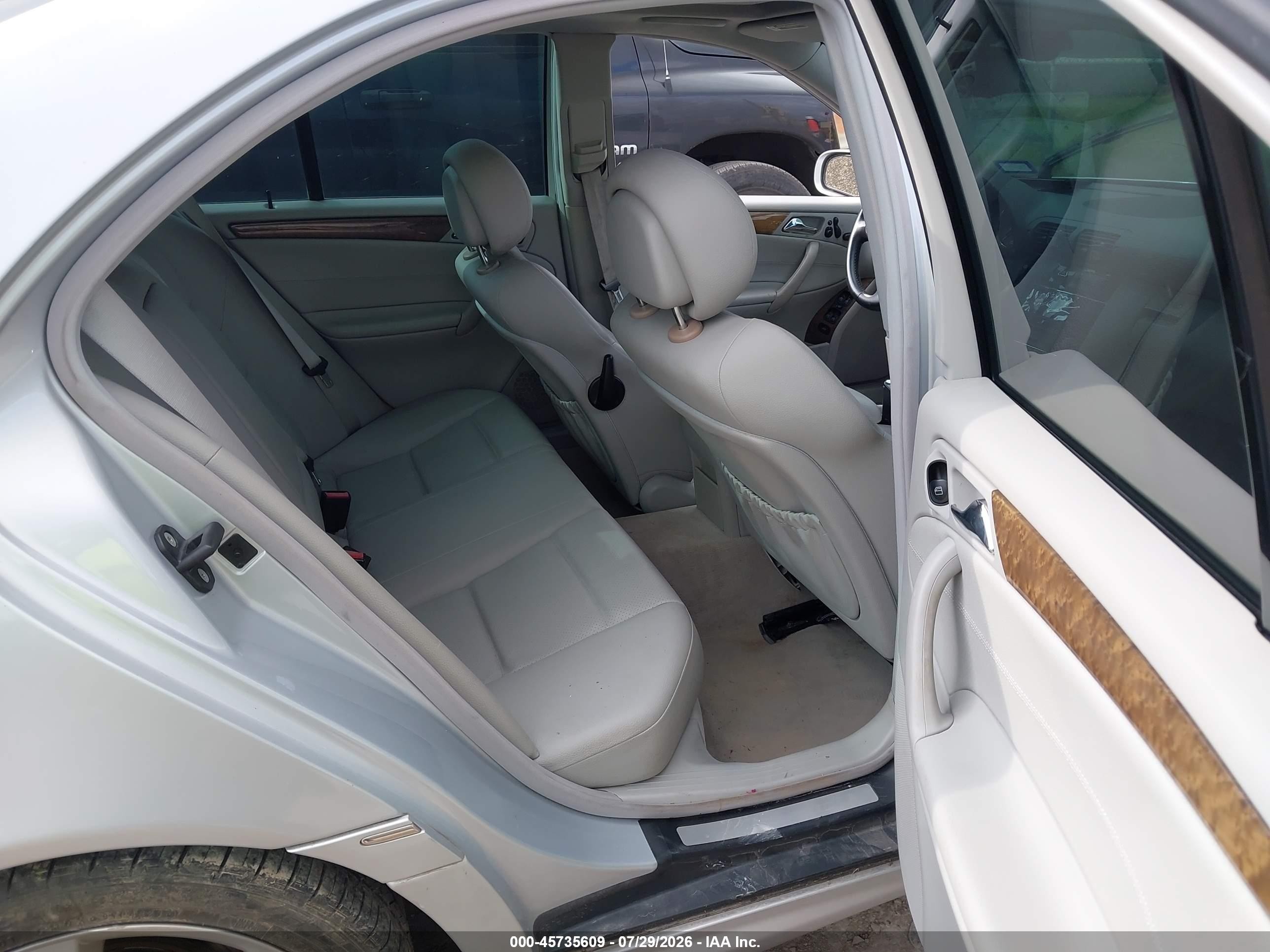 2007 Mercedes-benz C 230 Sport Silver vin: WDBRF52H77F858366