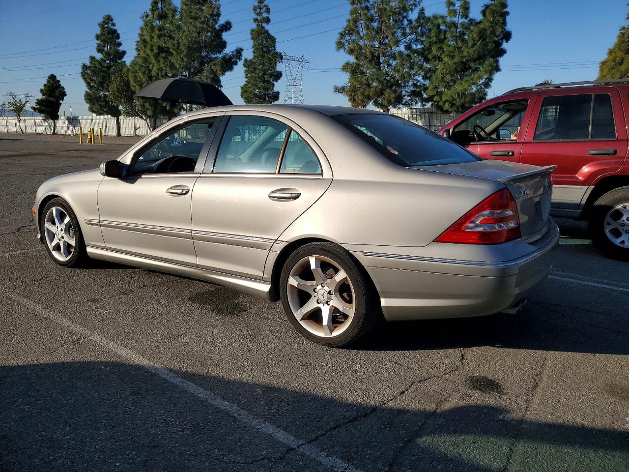 2007 Mercedes-benz C 230 Желто-коричневый vin: WDBRF52H77F863941