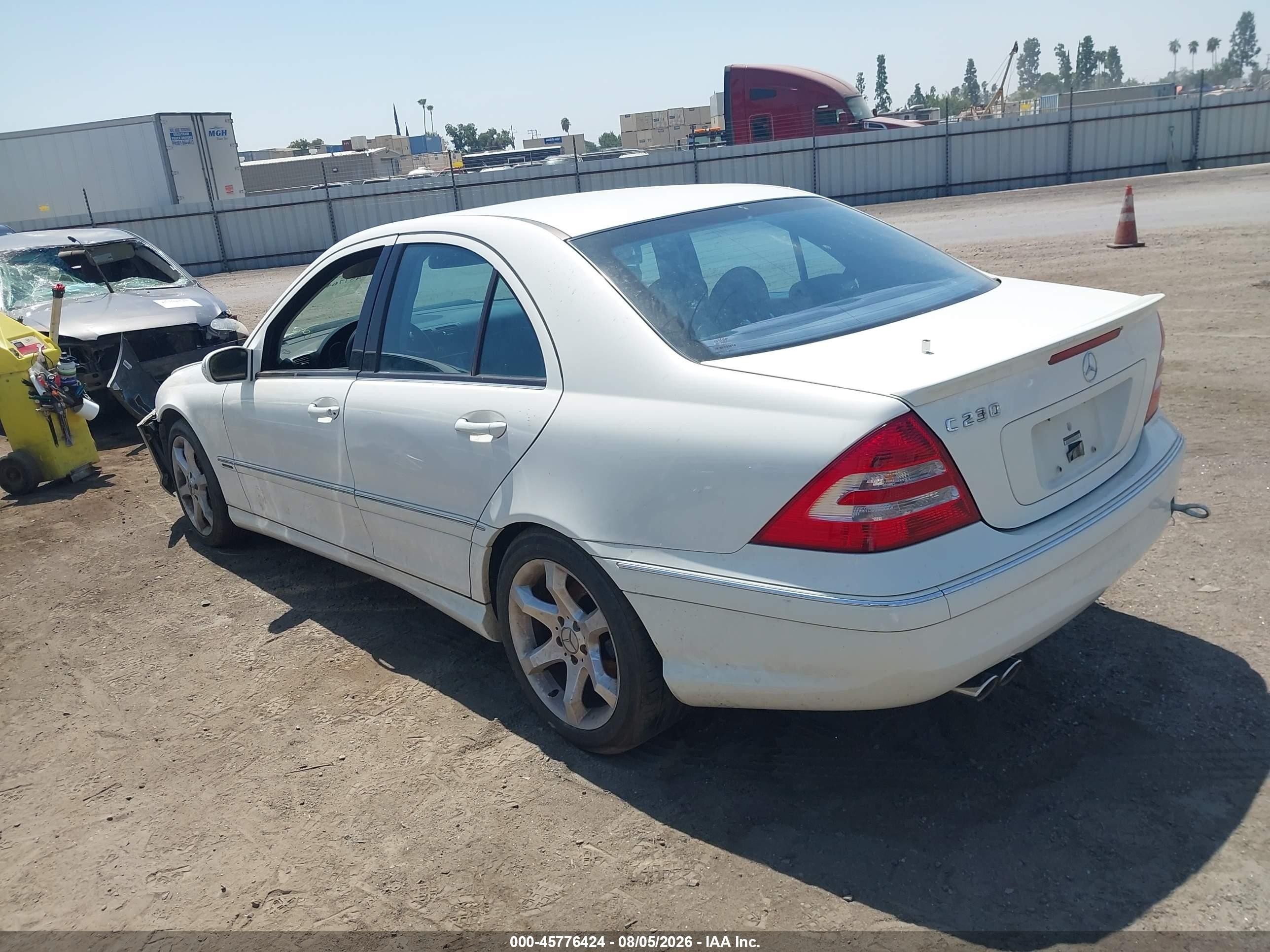 2007 Mercedes-benz C 230 Sport White vin: WDBRF52H77F867097