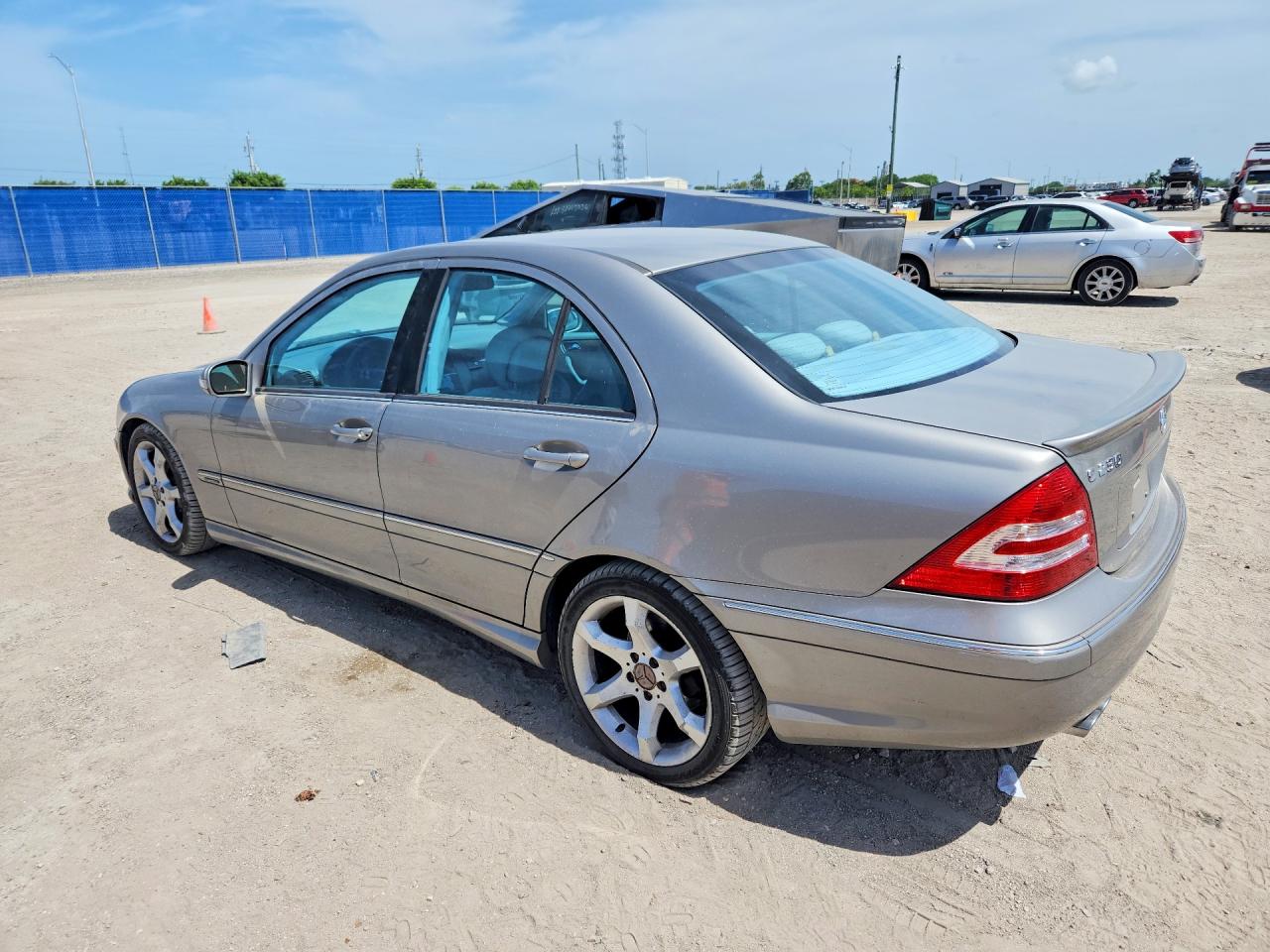 2007 Mercedes-benz C 230 Gray vin: WDBRF52H77F932482