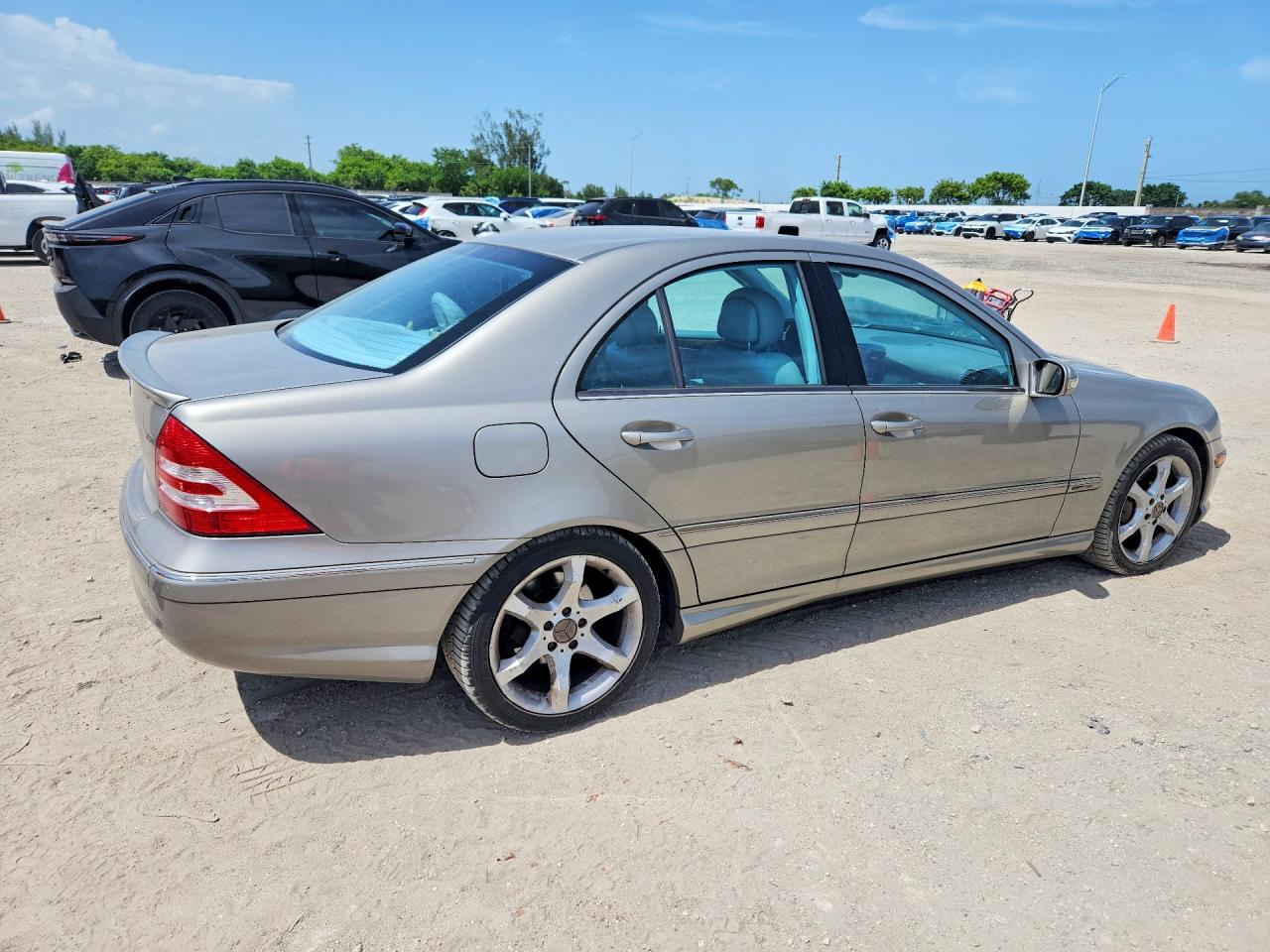 2007 Mercedes-benz C 230 Gray vin: WDBRF52H77F932482