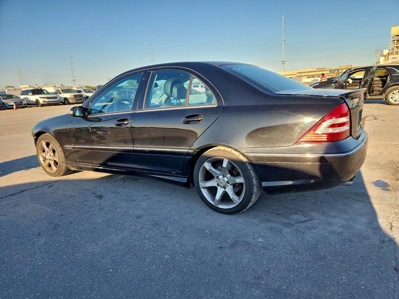 2007 Mercedes-benz C 230 Черный vin: WDBRF52H87F935231