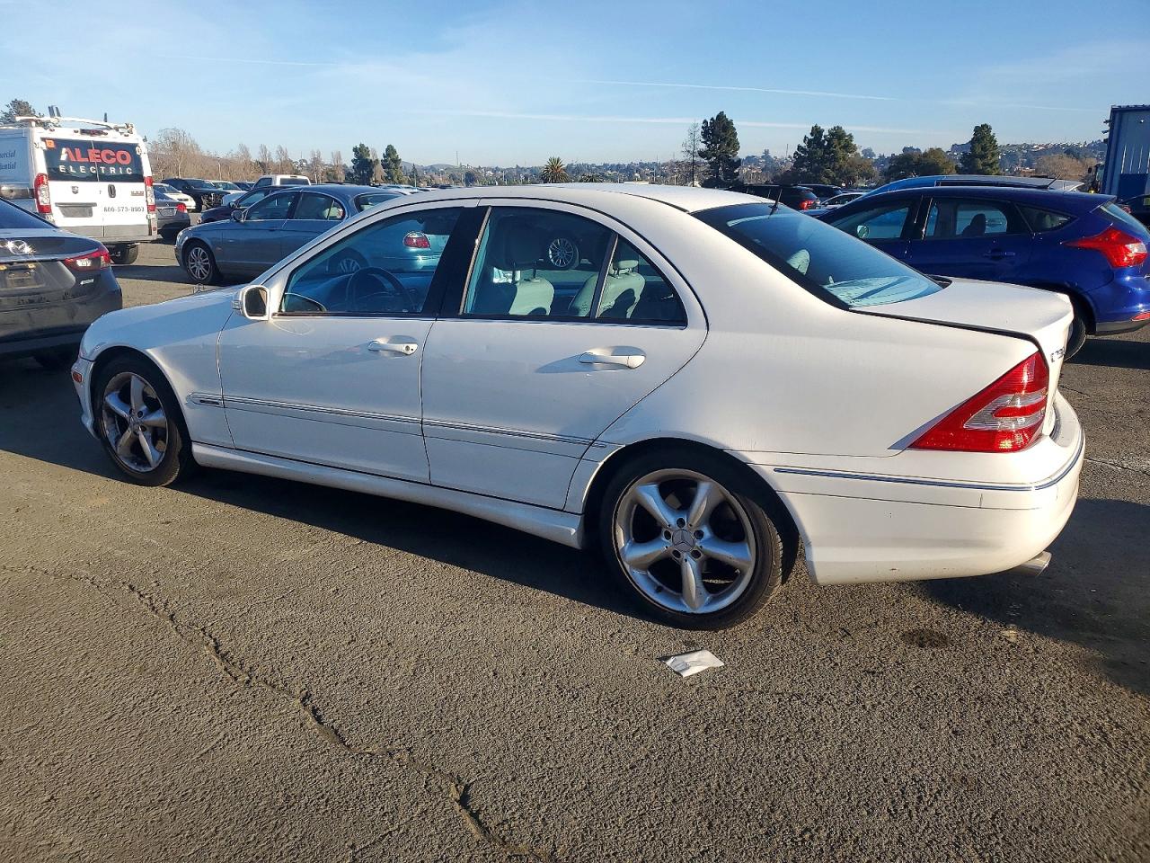 2006 Mercedes-benz C 230 White vin: WDBRF52H96A916067