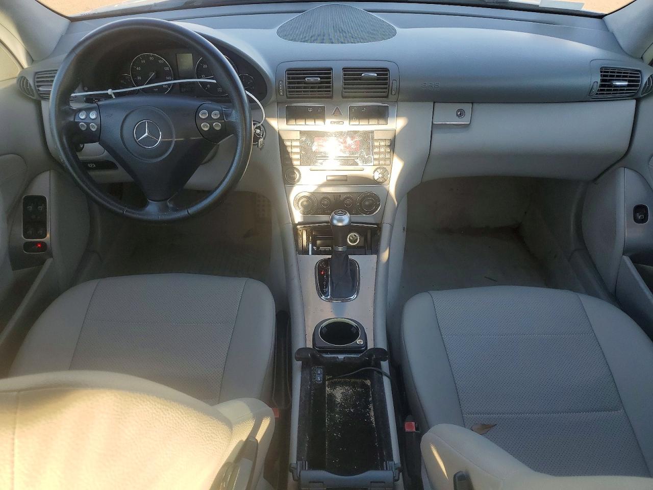 2006 Mercedes-benz C 230 White vin: WDBRF52H96A916067