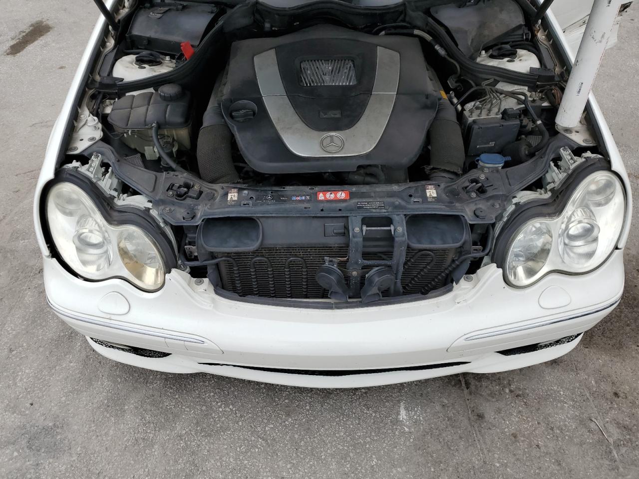 2006 Mercedes-benz C 230 White vin: WDBRF52H96F734615
