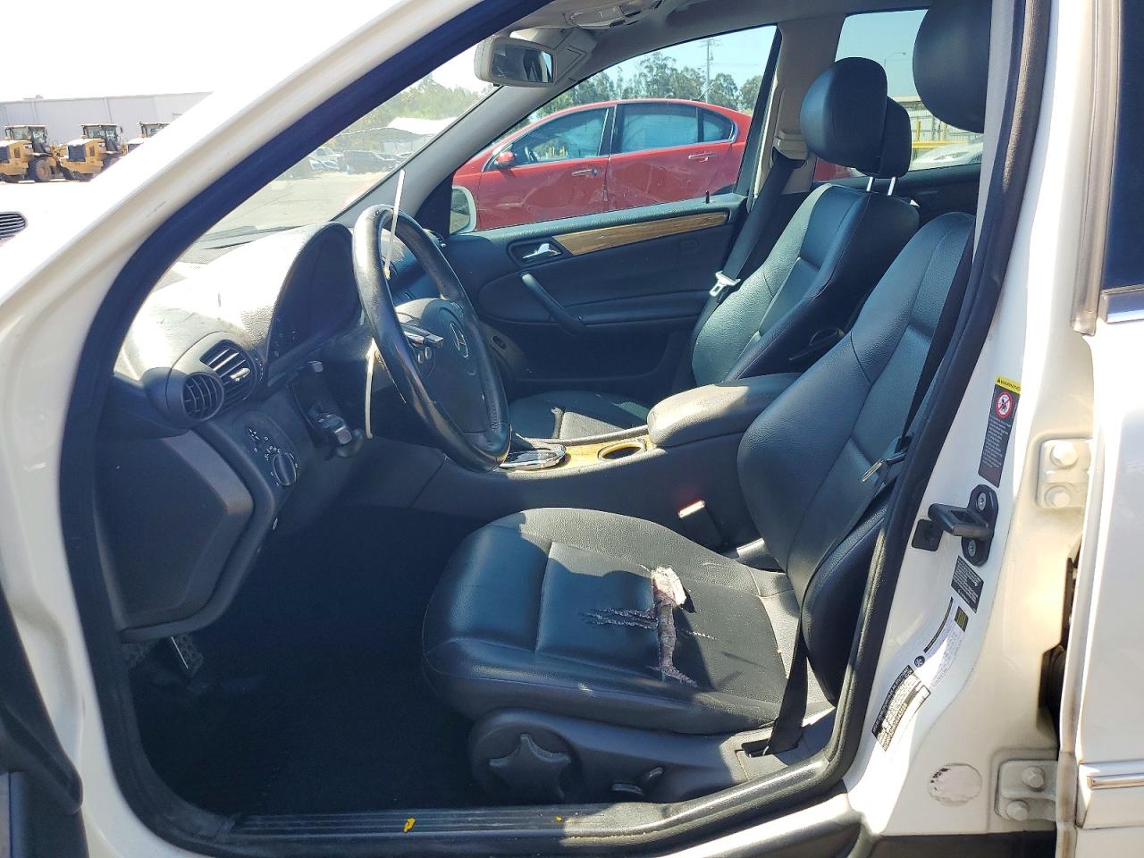 2007 Mercedes-benz C 230 White vin: WDBRF52H97A943528