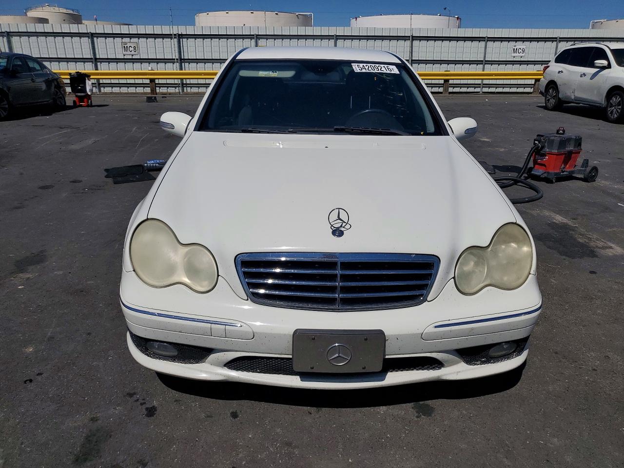 2007 Mercedes-benz C 230 White vin: WDBRF52H97A943528