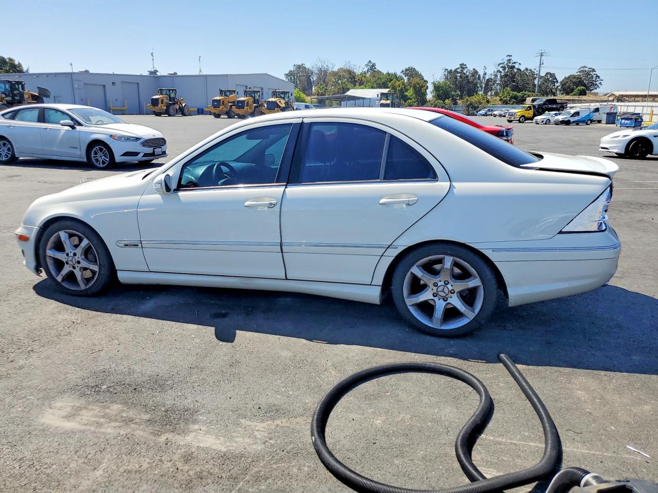 2007 Mercedes-benz C 230 White vin: WDBRF52H97A943528