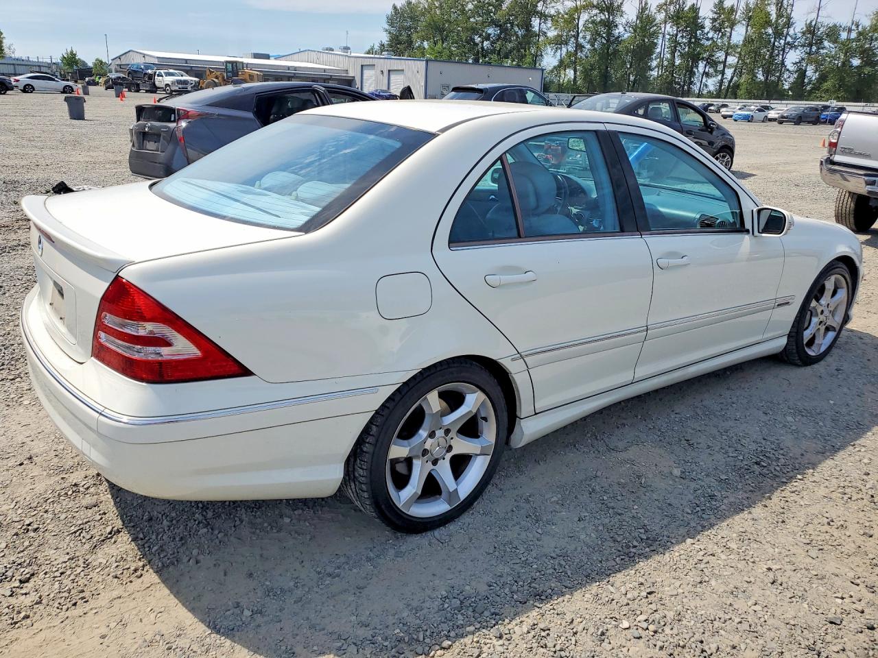 2007 Mercedes-benz C 230 White vin: WDBRF52H97F911682
